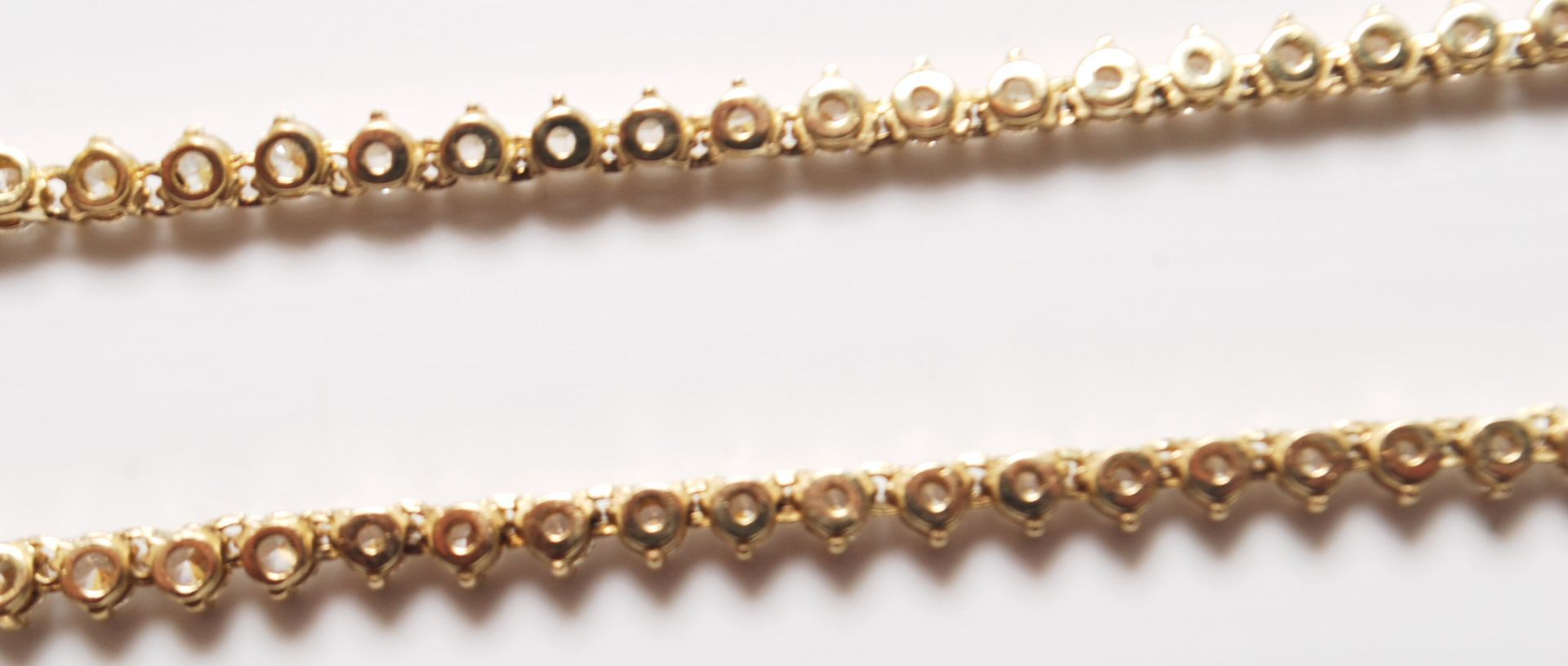 14CT GOLD AND WHITE STONE NECKLACE - Image 8 of 11