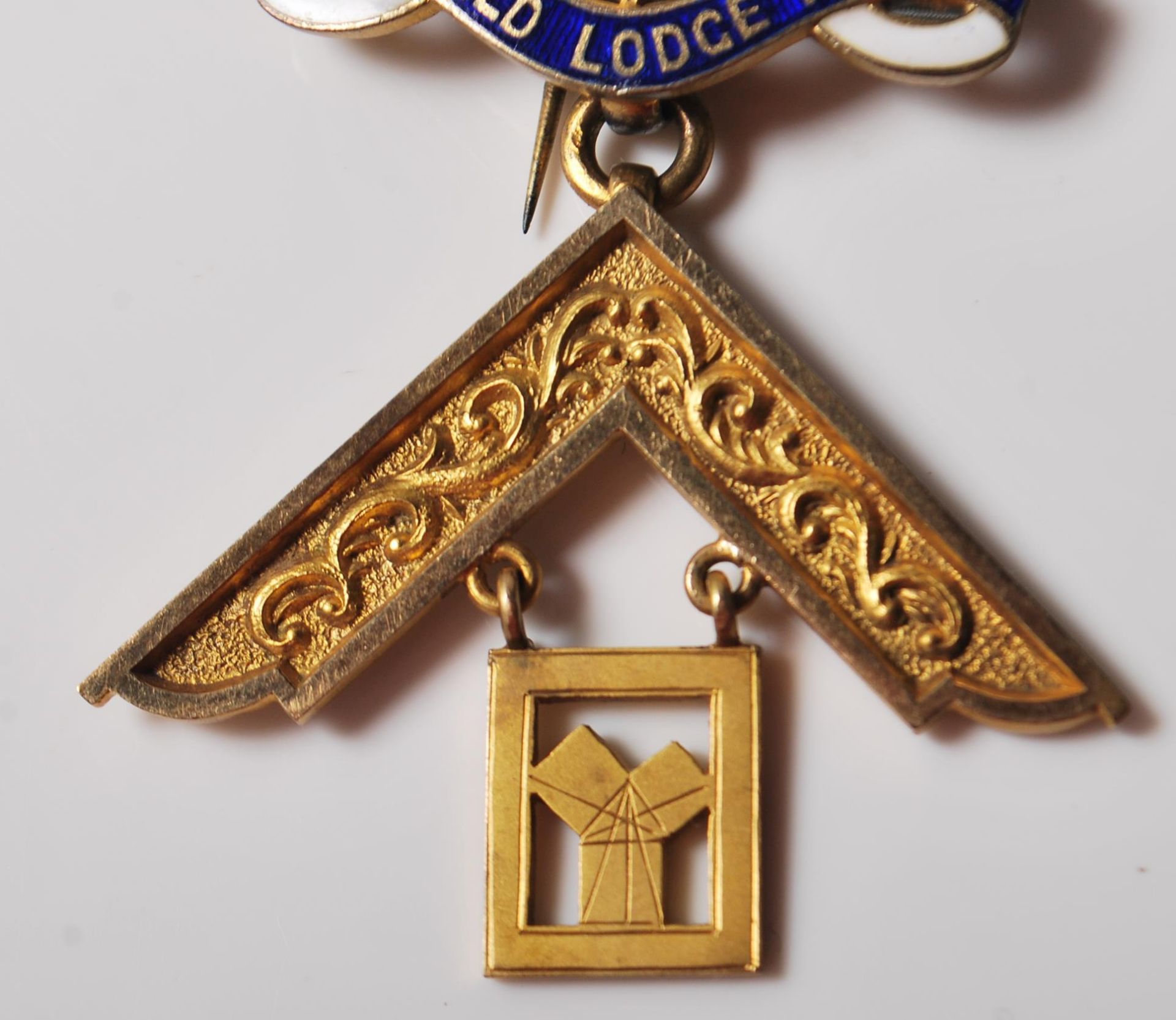 1944-45 MASONIC MEDAL STAMPED 9CT GOLD TO THE PENDENT. - Image 4 of 8