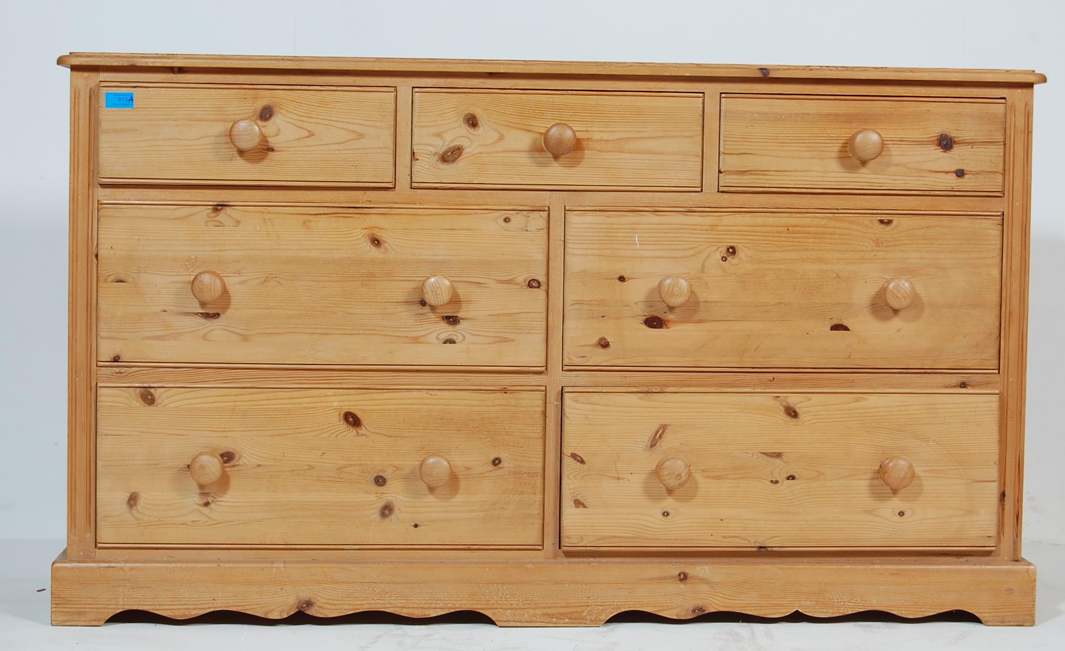 A LATE 20TH CENTURY PINE CUPBOARD / SIDEBOARD RAISED ON A PLINTH BASE - Image 2 of 4