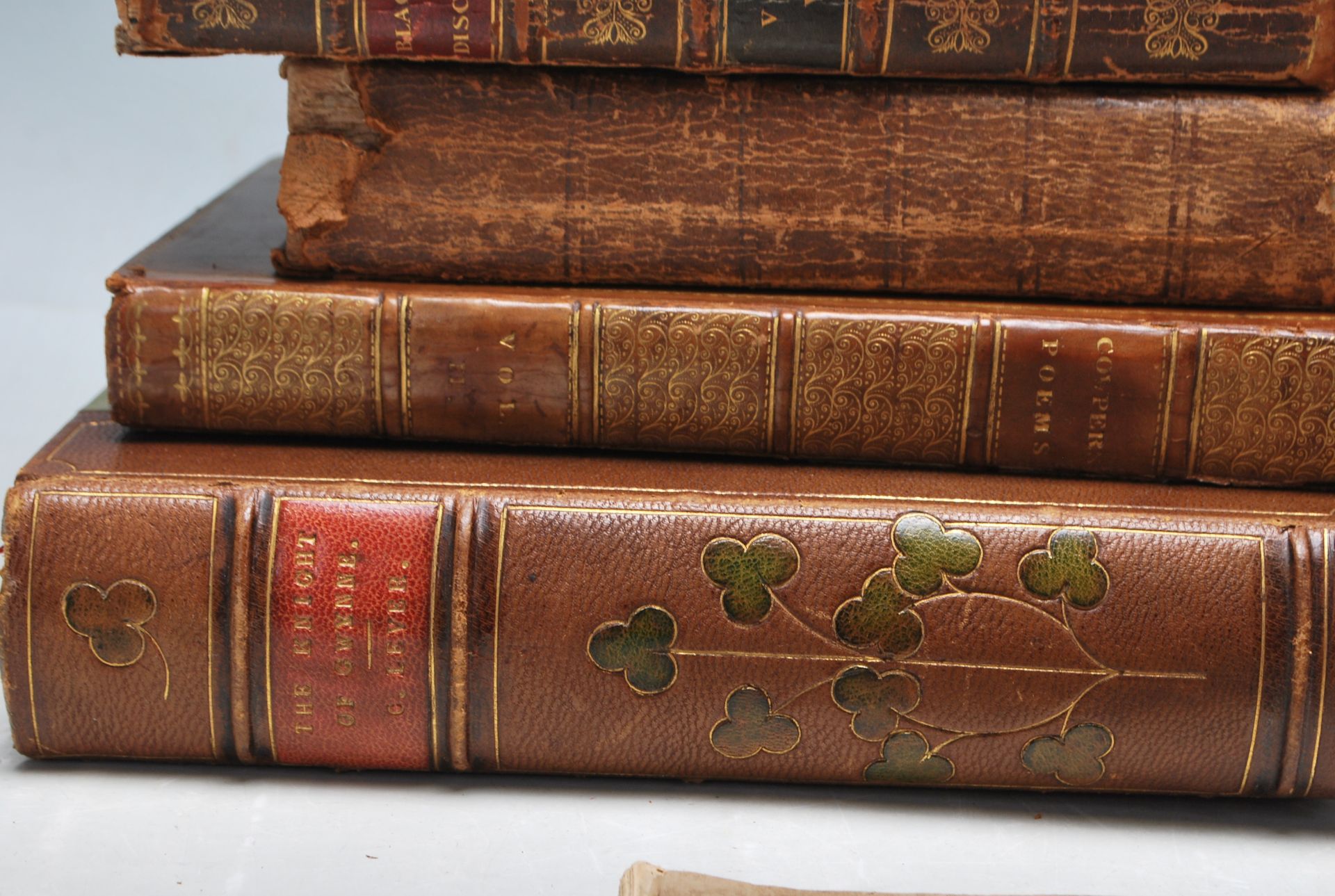 OF ANTIQUARIAN INTEREST - A COLLECTION OF ANTIQUE 18TH CENTURY AND LATER HARDCOVER BOOKS - Bild 2 aus 7