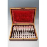 ANTIQUE STYLE SILVER PLATED CUTLERY CANTEEN SET