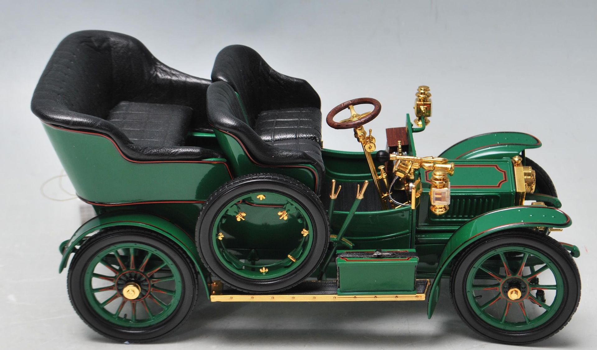 A VINTAGE FRANKLIN MINT 1905 ROLLS ROYCE PRECISION DIECAST MODEL - Bild 4 aus 6