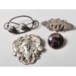 GROUP OF VINTAGE AND ANTIQUE BROOCHES