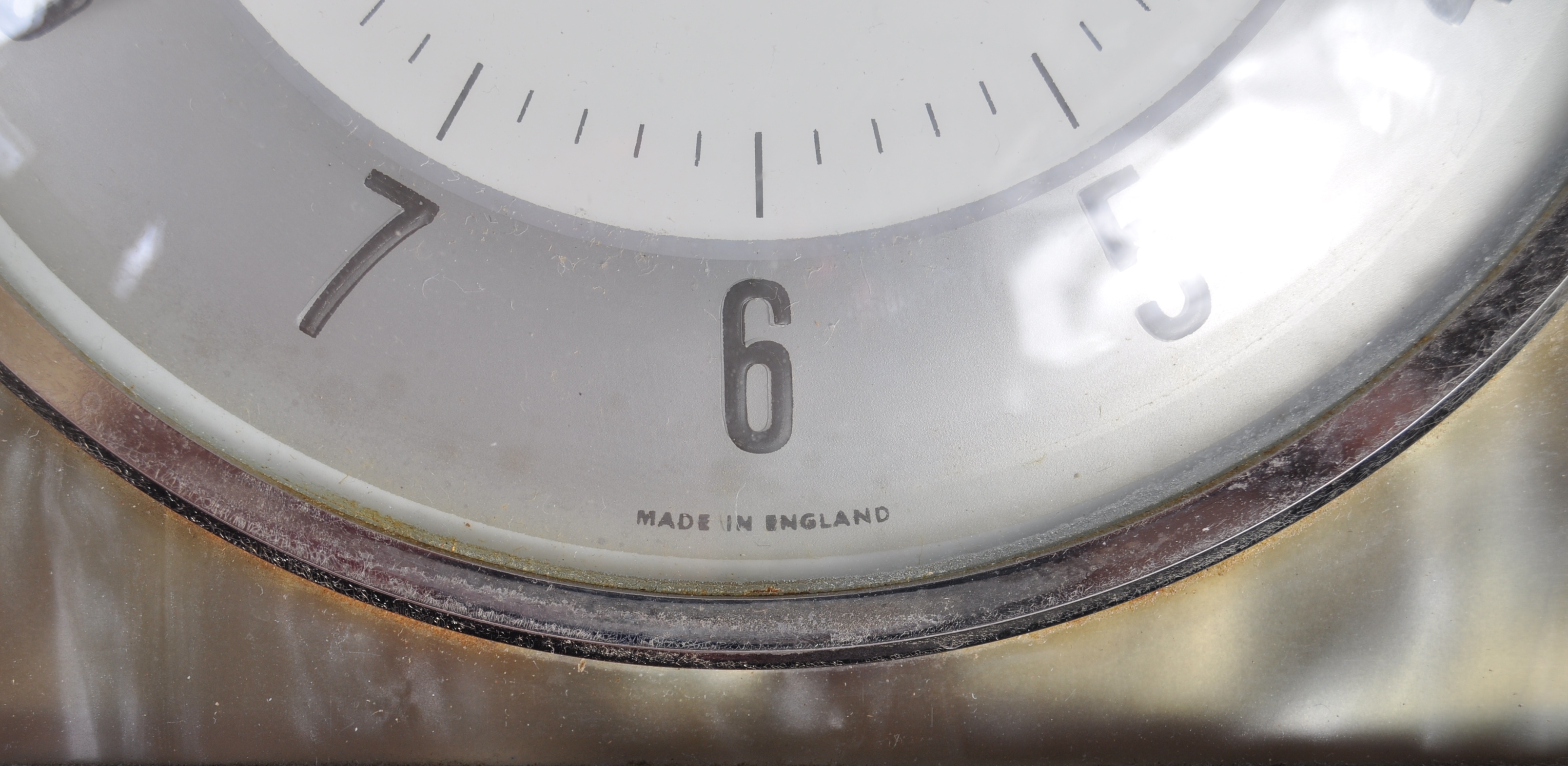 MID CENTURY CHROME AND LUCITE CLOCK BY METAMEC - Image 3 of 4