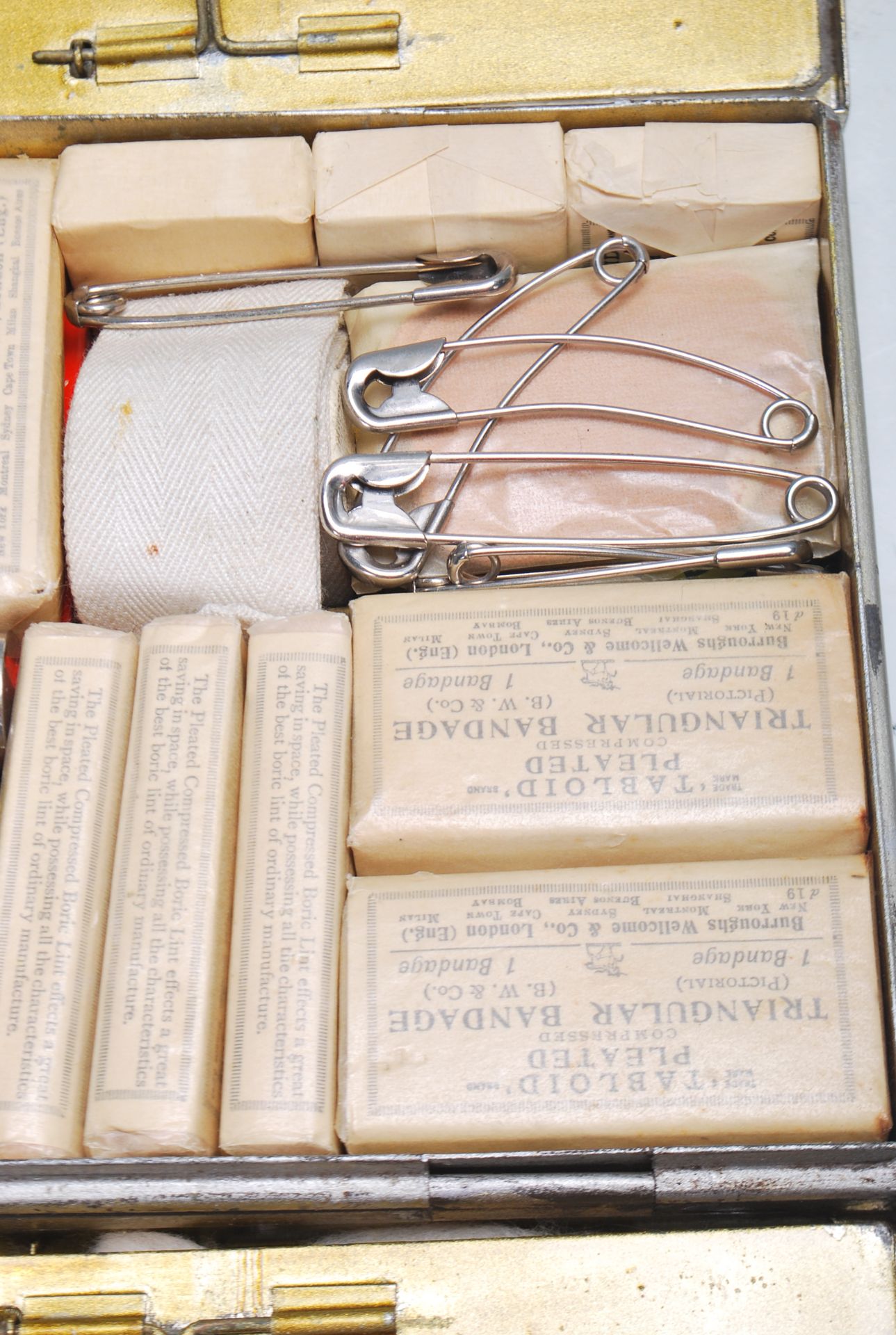 ANTIQUE EARLY 20TH CENTURY MILITARY FIRST AID KIT BY TABLOID - Image 6 of 12