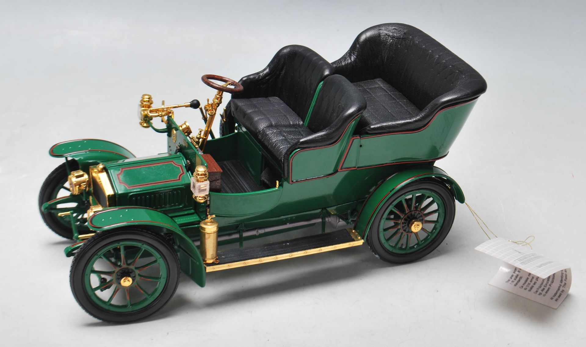 A VINTAGE FRANKLIN MINT 1905 ROLLS ROYCE PRECISION DIECAST MODEL