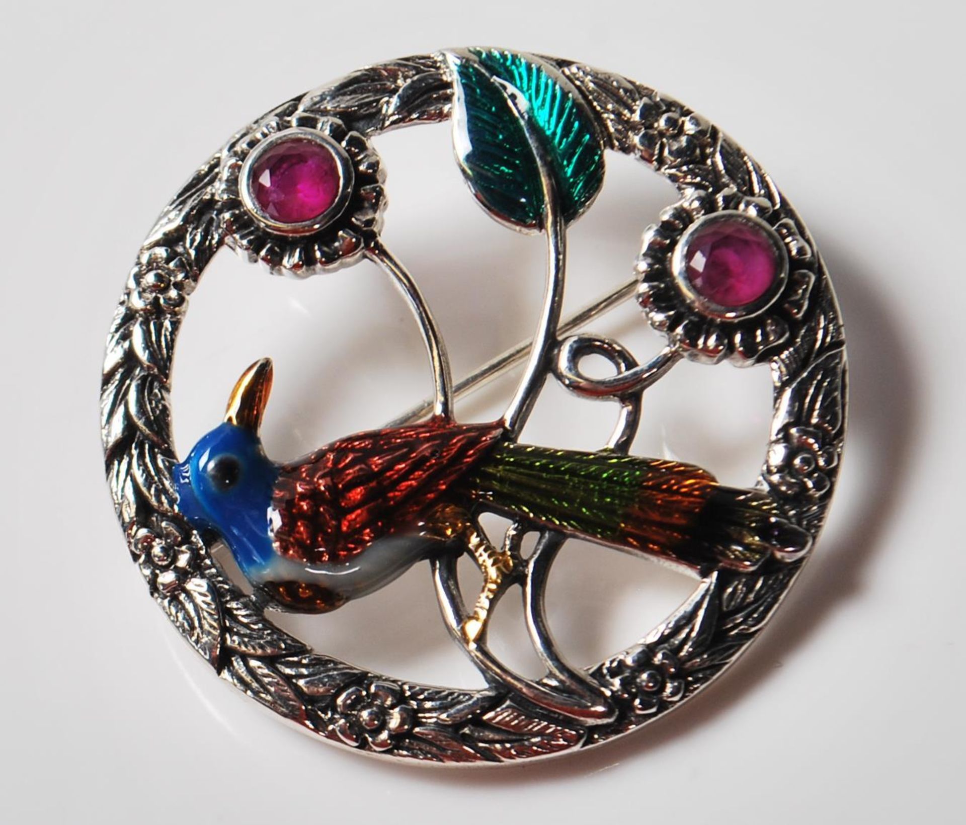 SILVER AND RED STONE BIRD BROOCH - Image 2 of 6