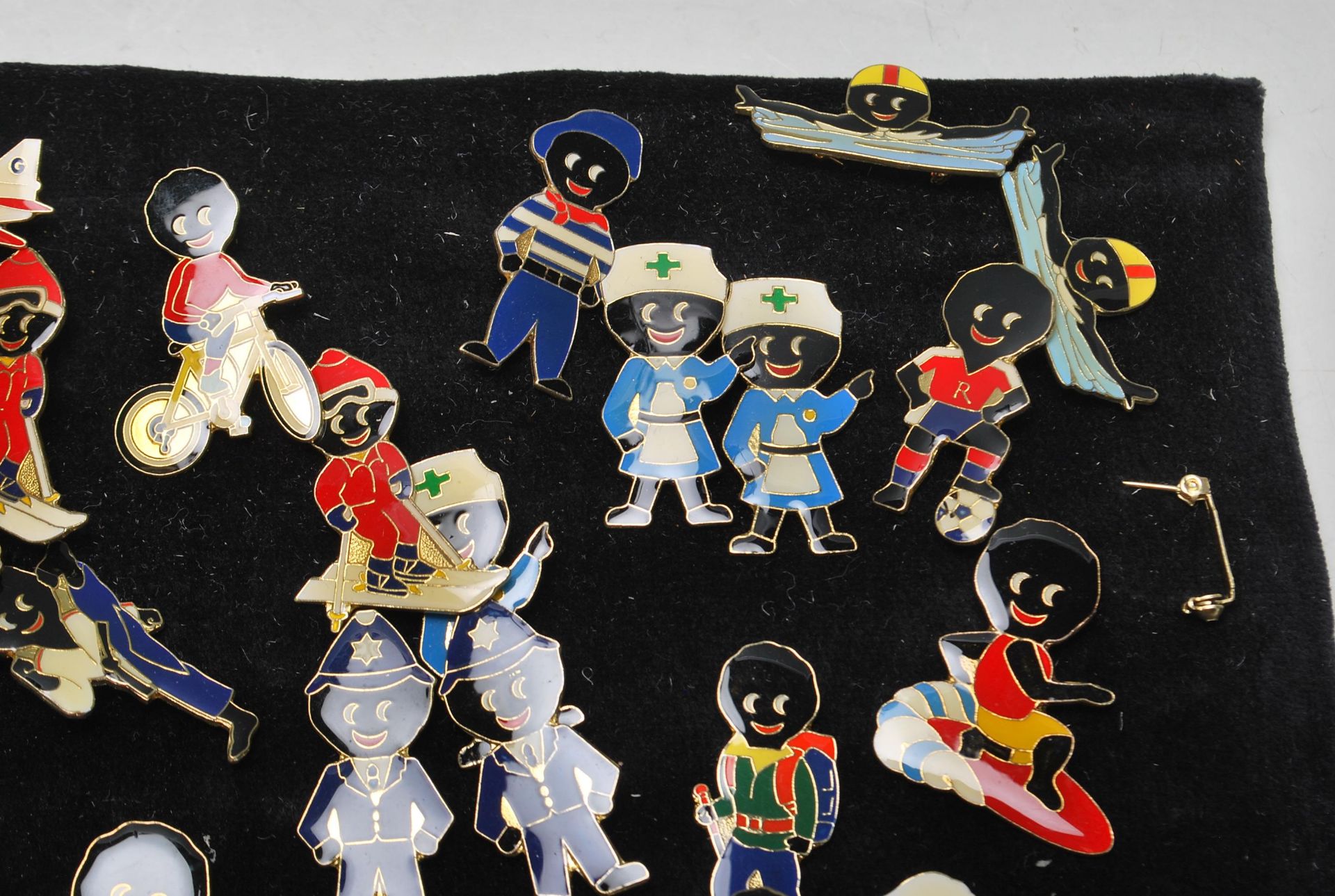 VINTAGE ROBERTSON GOLLY ENAMELLED BADGES - Bild 3 aus 5