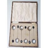 SET OF SIX 1932 SILVER HALLMARKED COFFEE BEAN SPOONS IN ORIGINAL CASE - WEIGHT: 37.83g