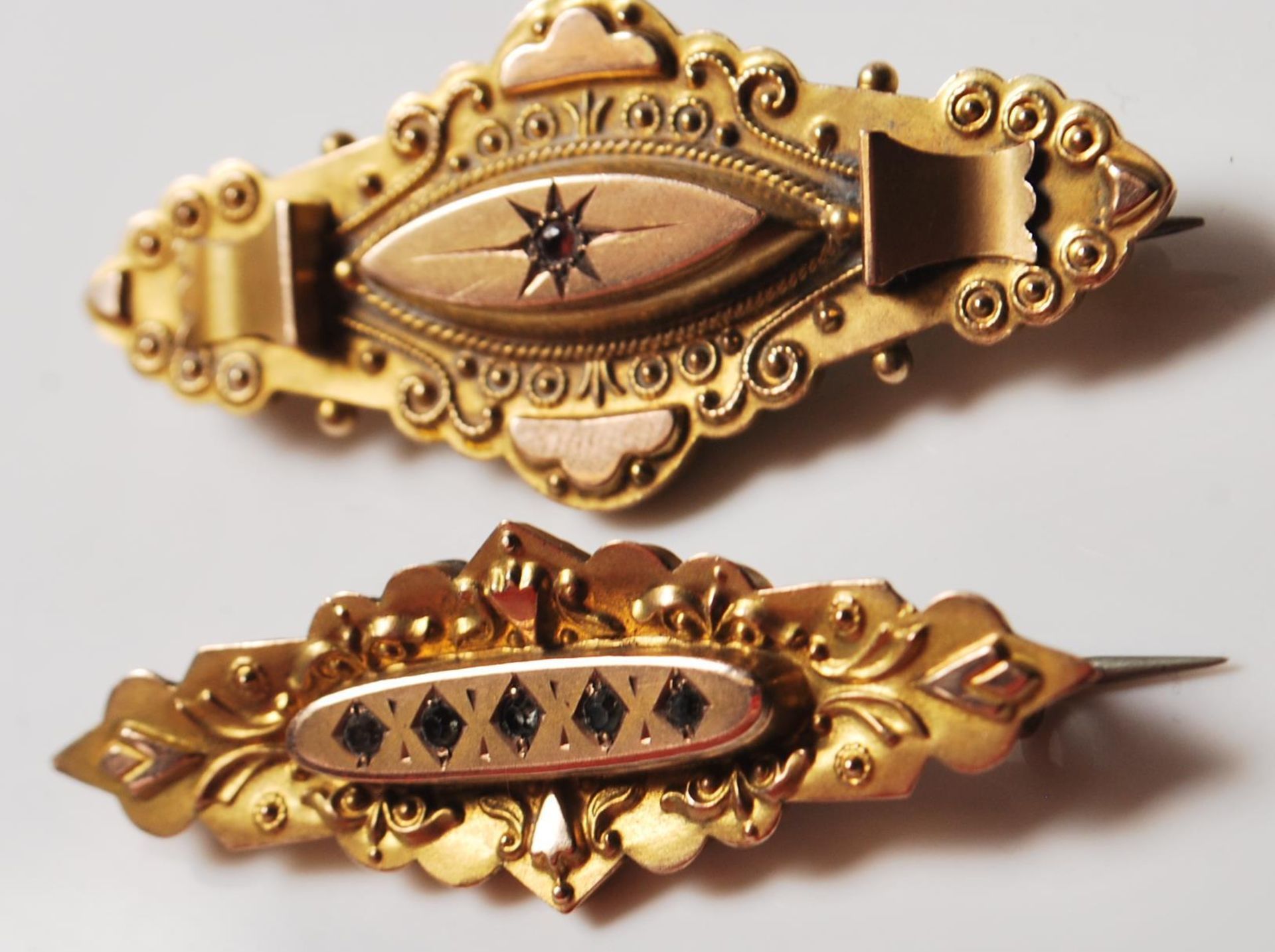 TWO VICTORIAN 9CT GOLD MOURNING BROOCHES - Image 3 of 6