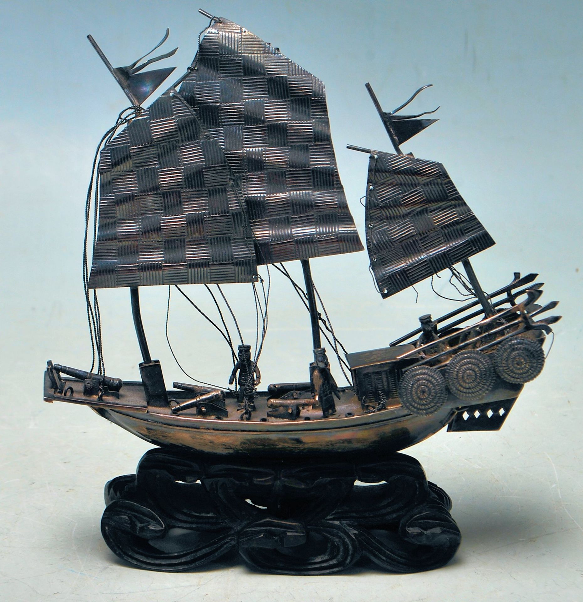 AN ANTIQUE CHINESE ORIENTAL SILVER SHIP / BOAT