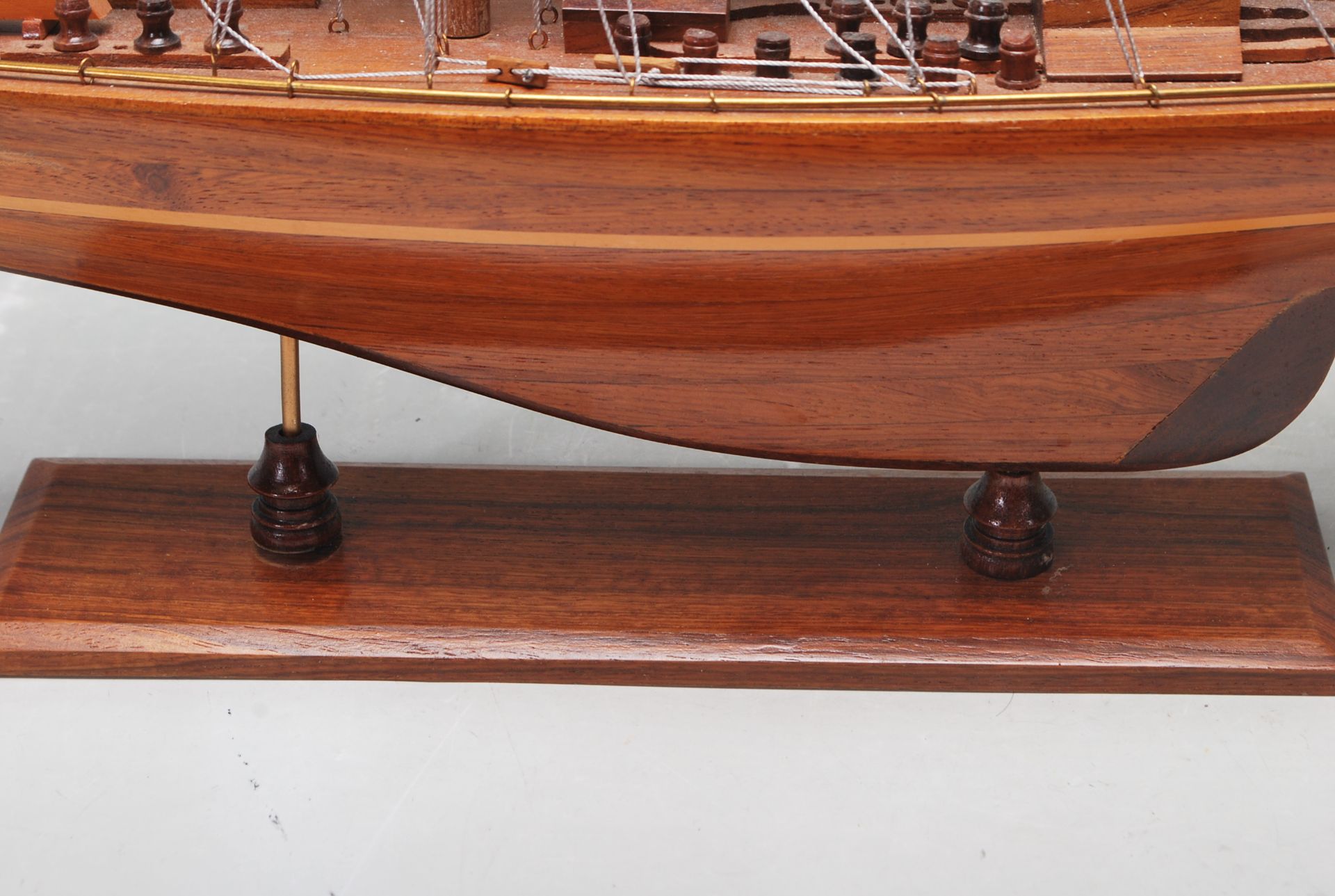 20TH CENTURY SCRATCH BUILT YACHT RAISED ON A PLINTH BASE - Image 4 of 6
