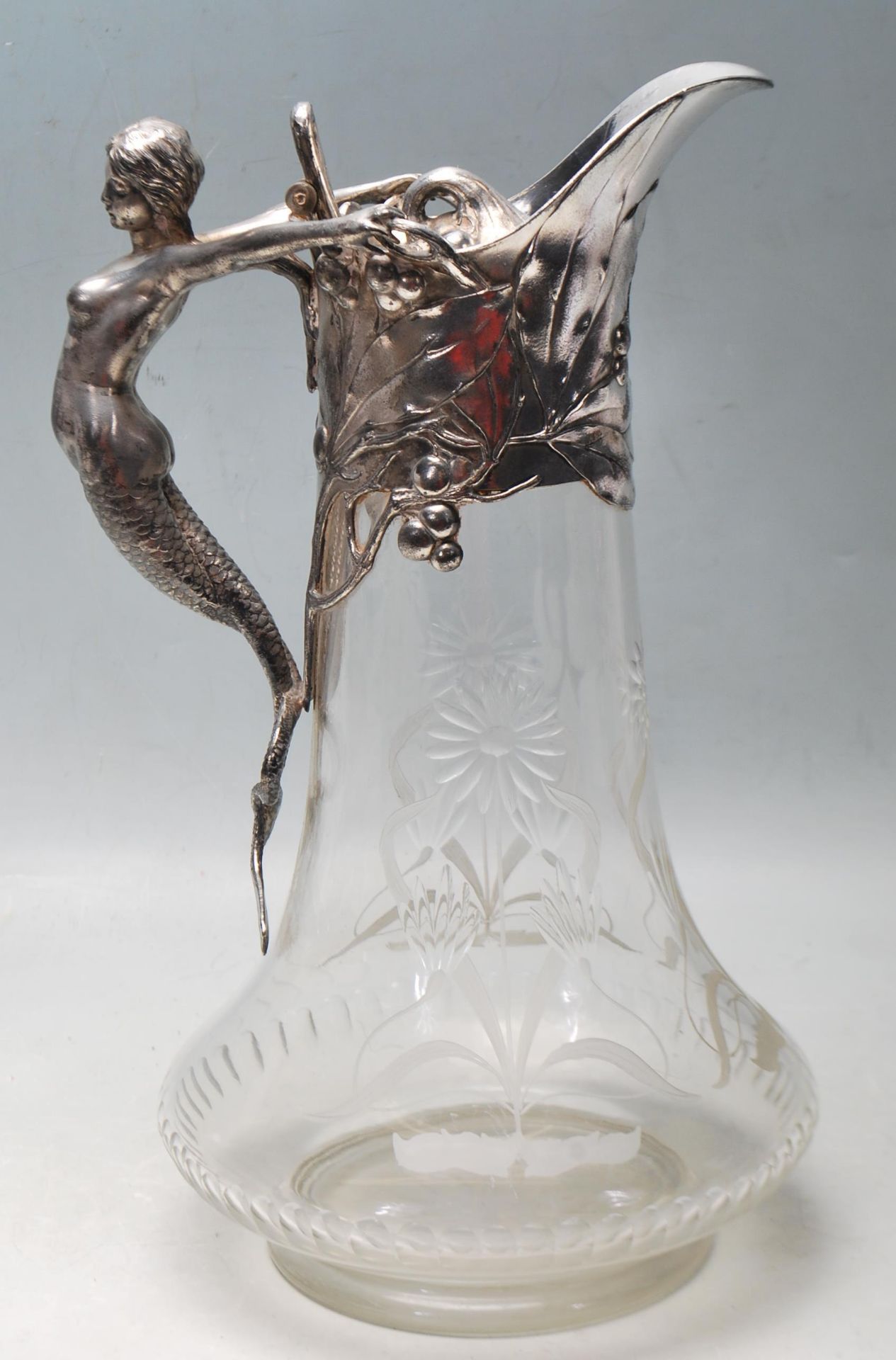 A 20TH CENTURY GERMAN ART NOUVEAU CLARET JUG BY WMF - WURTTEMBERGISCHE METALLWARENFABRIK - Image 4 of 6