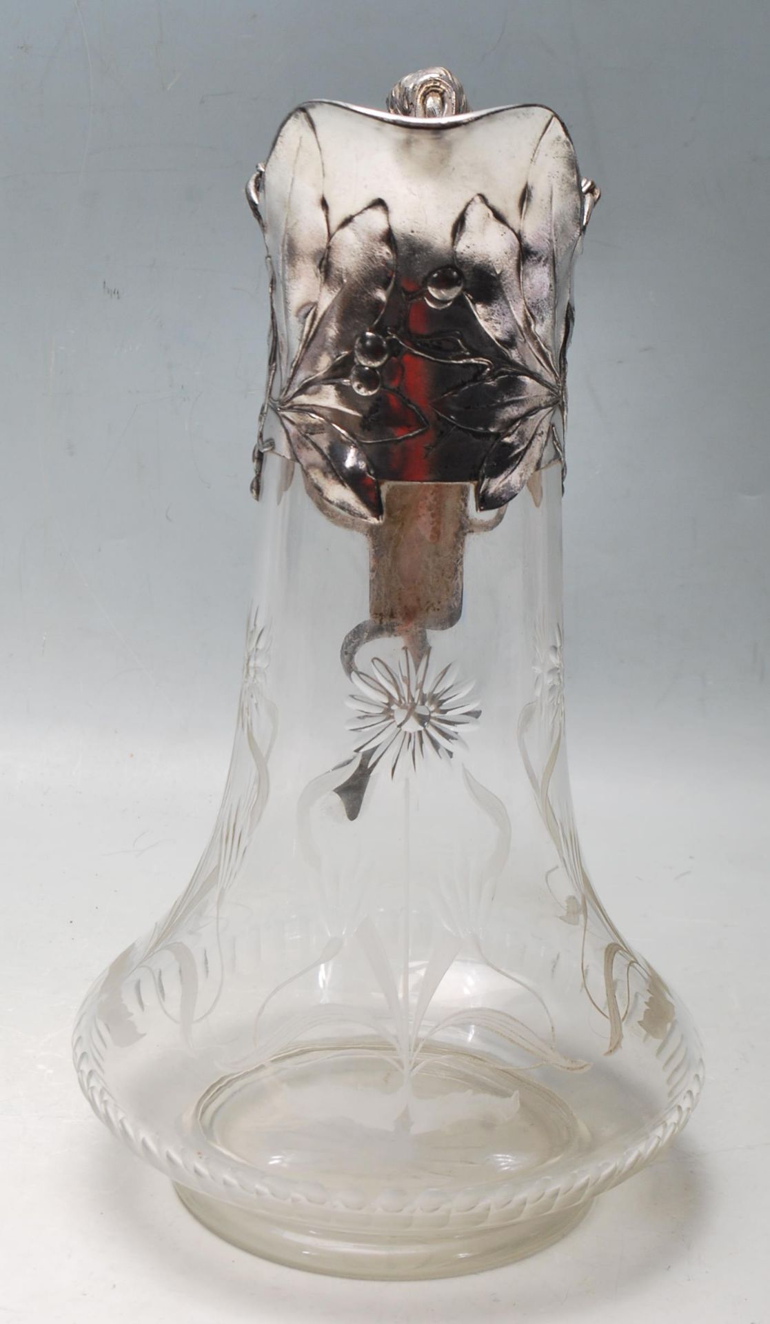 A 20TH CENTURY GERMAN ART NOUVEAU CLARET JUG BY WMF - WURTTEMBERGISCHE METALLWARENFABRIK - Image 5 of 6