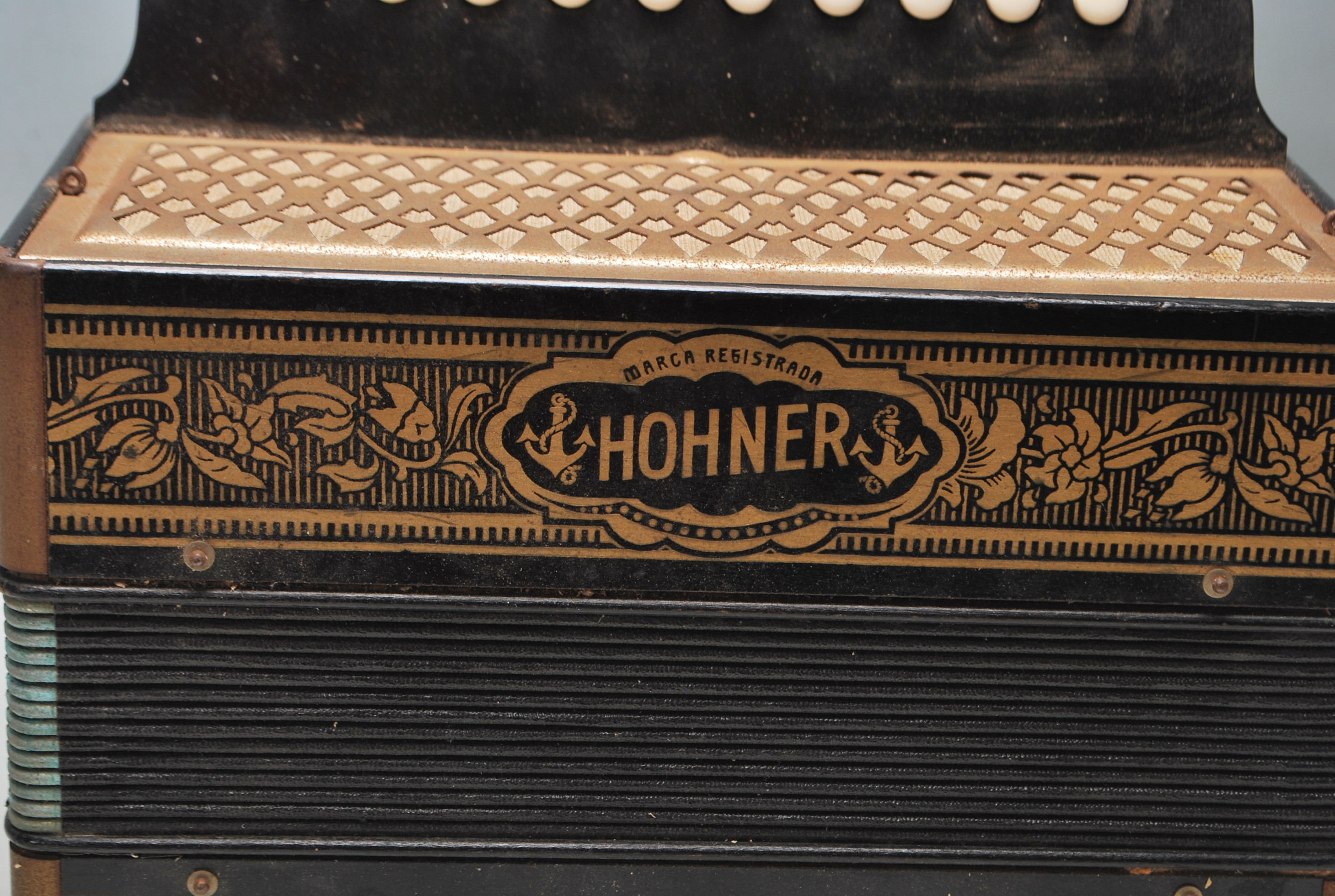 EARLY 20TH CENTURY 1930S VINTAGE ACCORDIAN BY HOHNER - Image 2 of 7