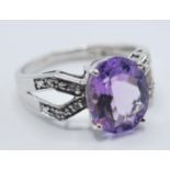 9CT WHITE GOLD & AMETHYST RING