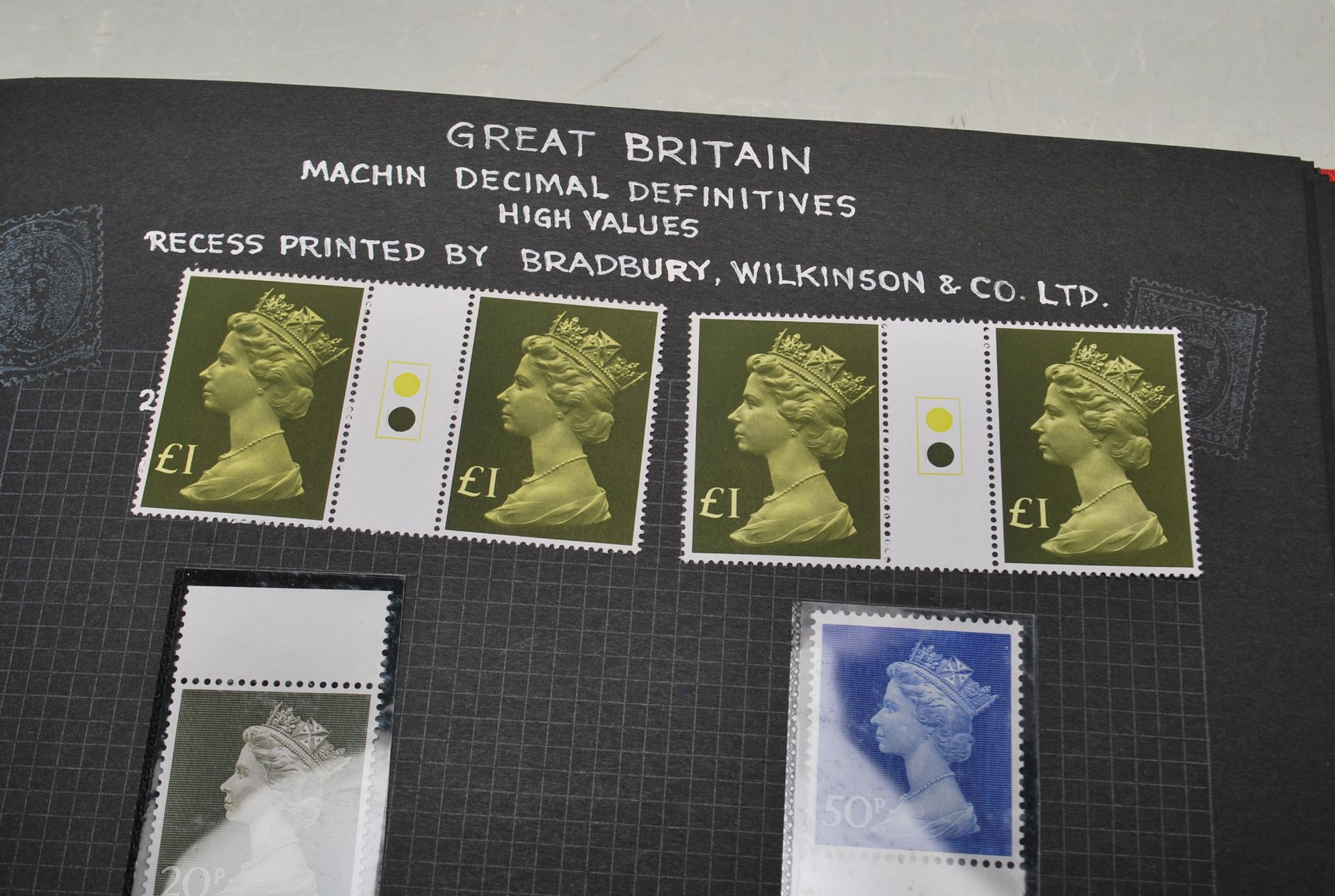 THREE ALBUMS OF MACHIN DEFINITIVE STAMPS + PRESENTATION - Image 5 of 25