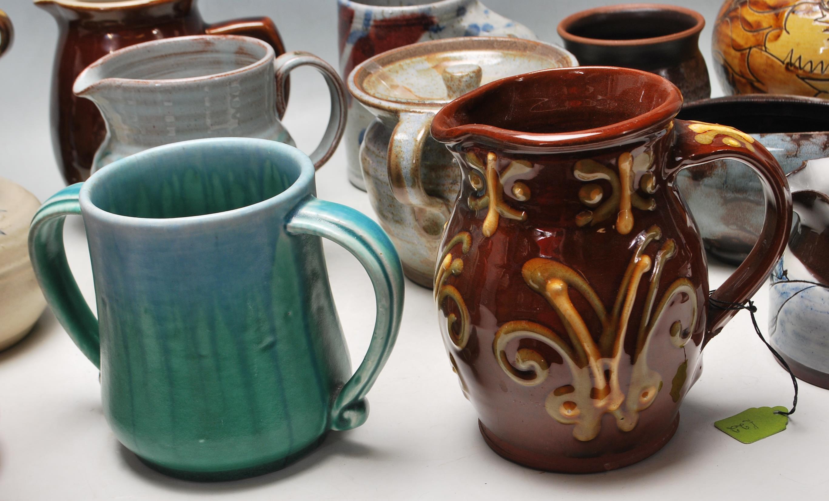 A LARGE COLLECTION OF VINTAGE 20TH CENTURY ART STUDIO POTTERY VASES AND JUGS - Image 3 of 8