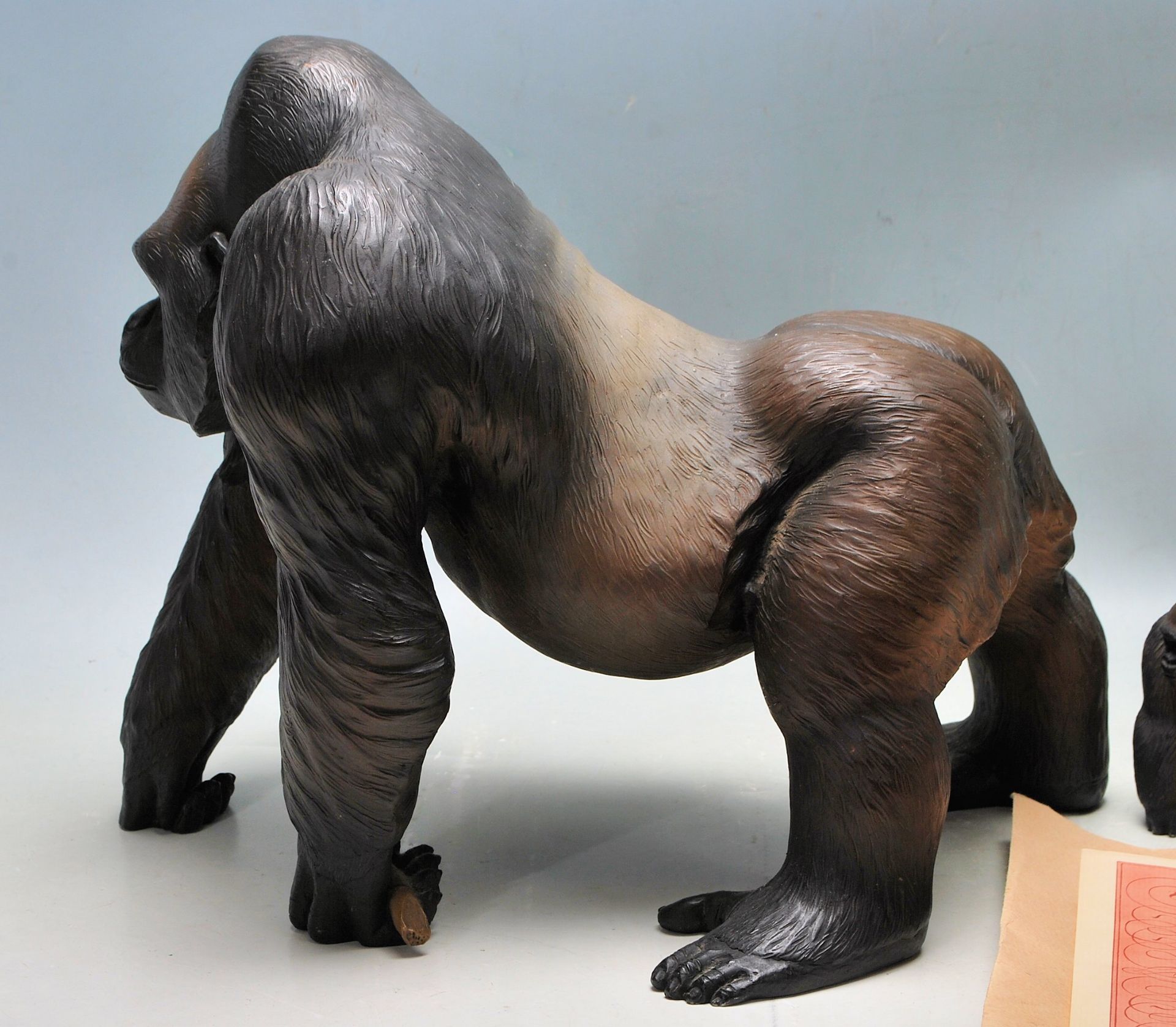 LATE 20TH CENTURY ORIGINAL VINTAGE LIMITED EDITION WESTERN LOWLAND SILVERBACK GORILLA - Bild 4 aus 8