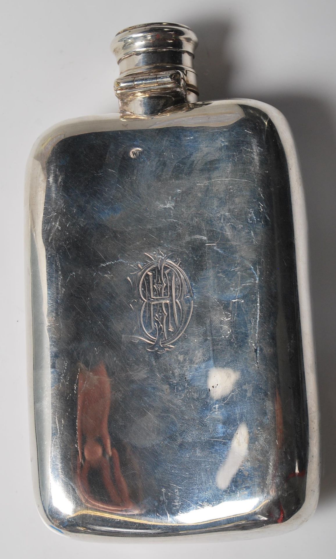 ANTIQUE VICTORIAN SILVER HIP FLASK - Image 3 of 7
