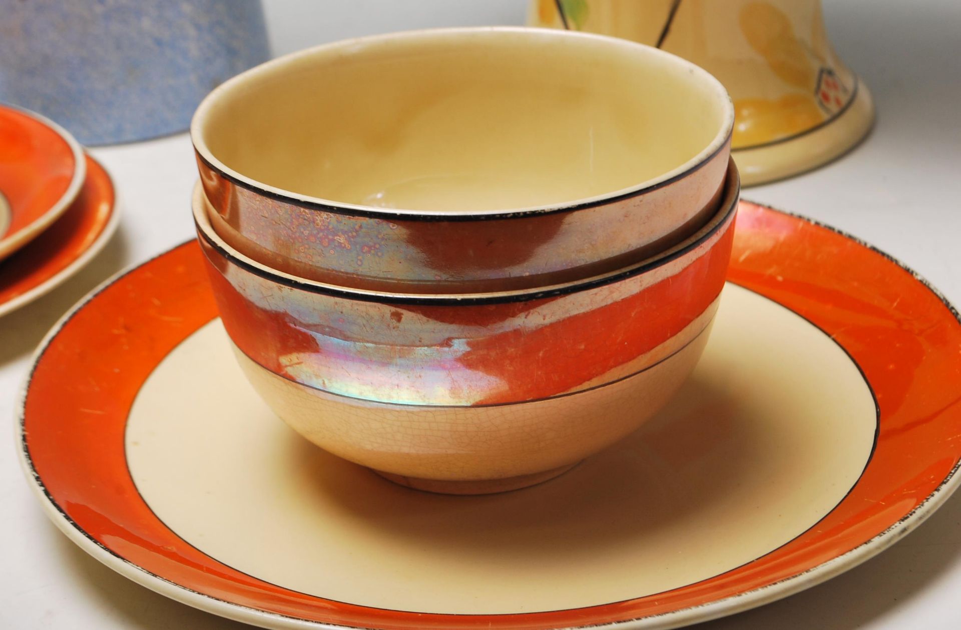 A QUANTITY OF VINTAGE 20TH CENTURY CERAMIC WARE FINISHED IN ORANGE COLOUR - Image 10 of 16