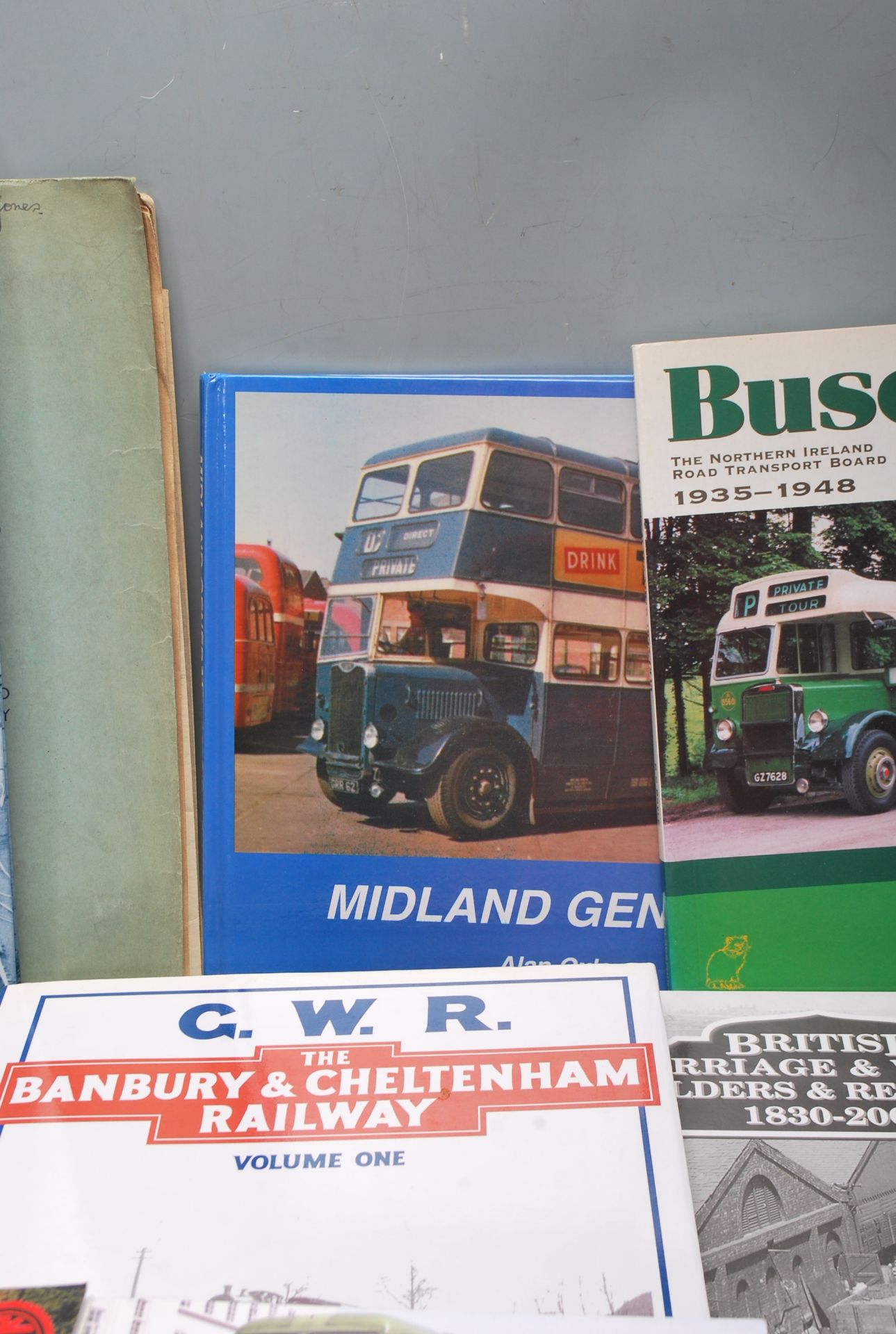 GROUP OF VINTAGE TRANSPORT RELATED REFERENCE BOOKS - Bild 3 aus 9