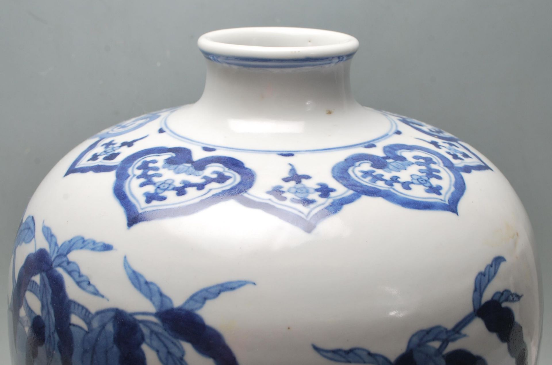 ANTIQUE CHINESE BLUE AND WHITE LARGE VASE - Bild 2 aus 8