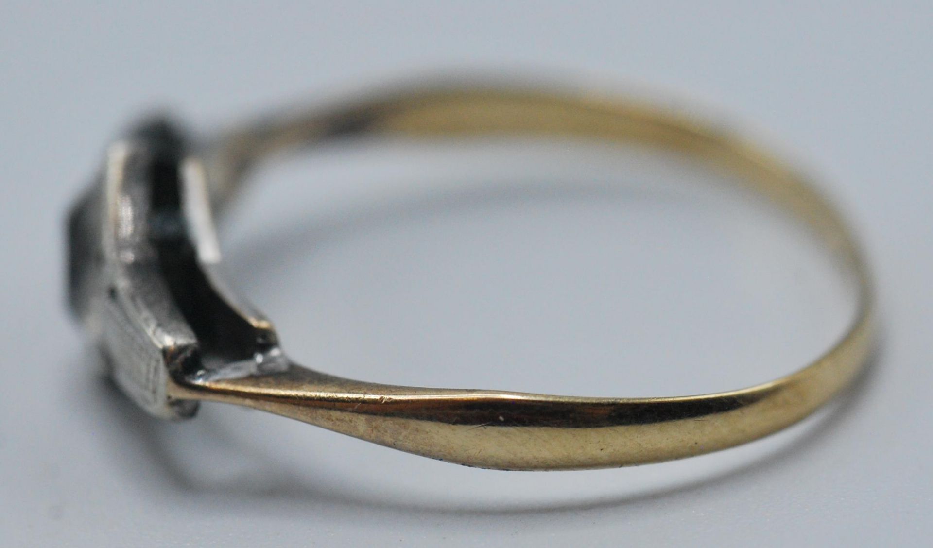 9CT GOLD AND SILVER ART DECO RING - Image 3 of 7