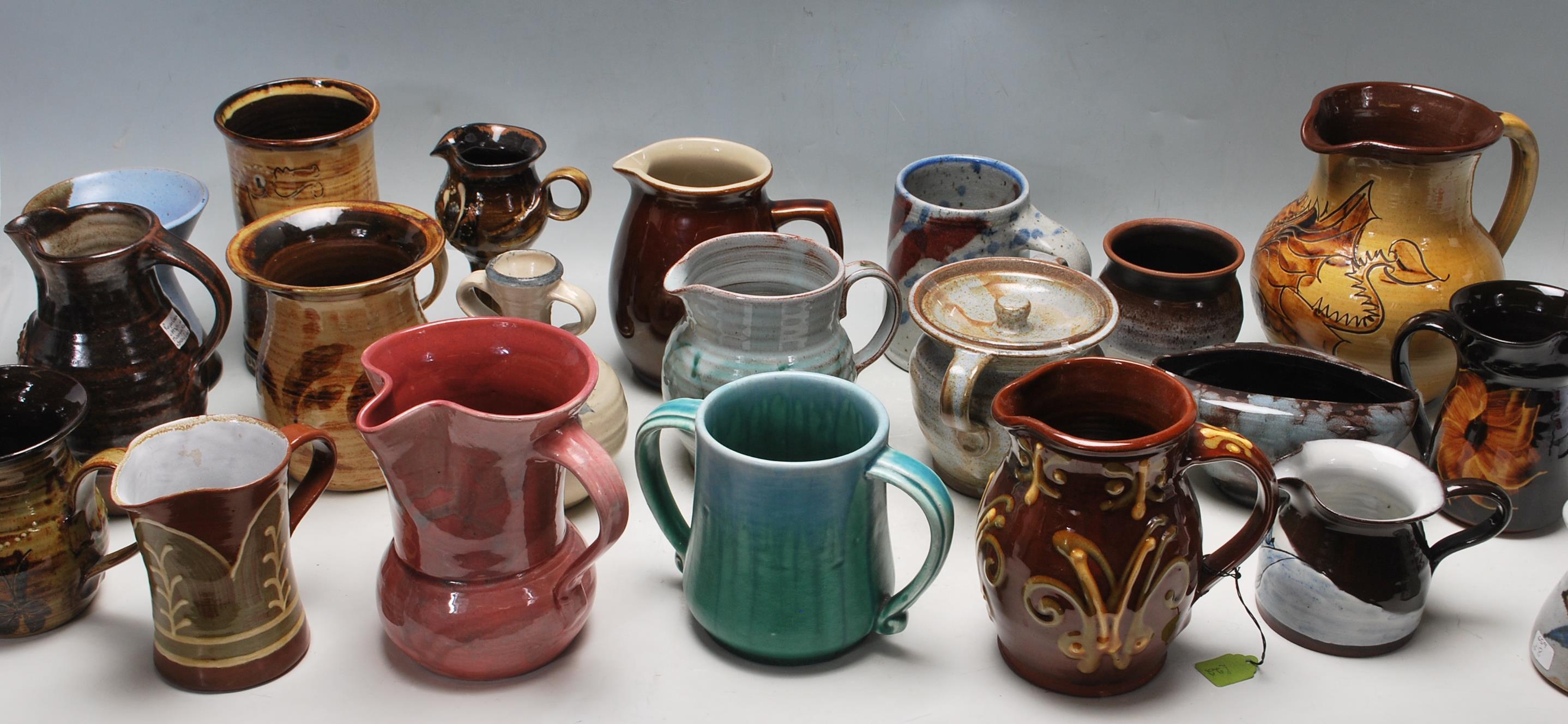 A LARGE COLLECTION OF VINTAGE 20TH CENTURY ART STUDIO POTTERY VASES AND JUGS