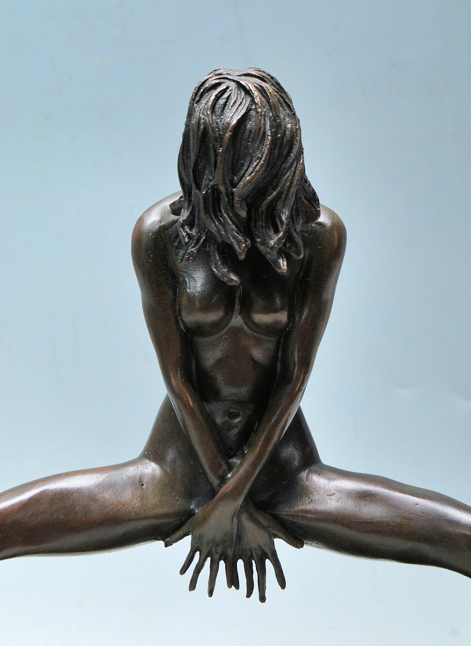 CONTEMPORARY FRENCH BRONZEOF A FEMALE NUDE POSING - Image 2 of 5
