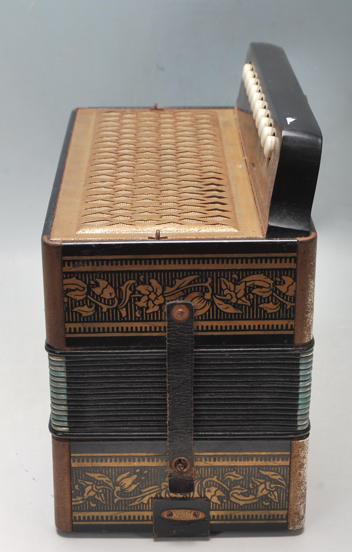 EARLY 20TH CENTURY 1930S VINTAGE ACCORDIAN BY HOHNER - Image 7 of 7