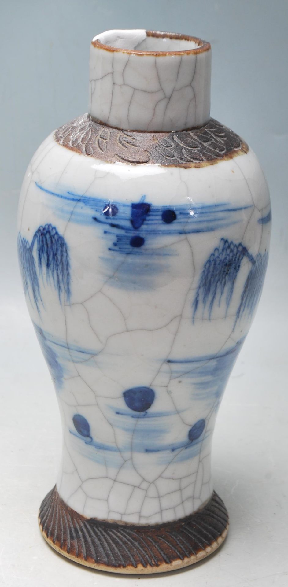 CHINESE ORIENTAL ANTIQUE BLUE AND WHITE VASE - Bild 2 aus 6