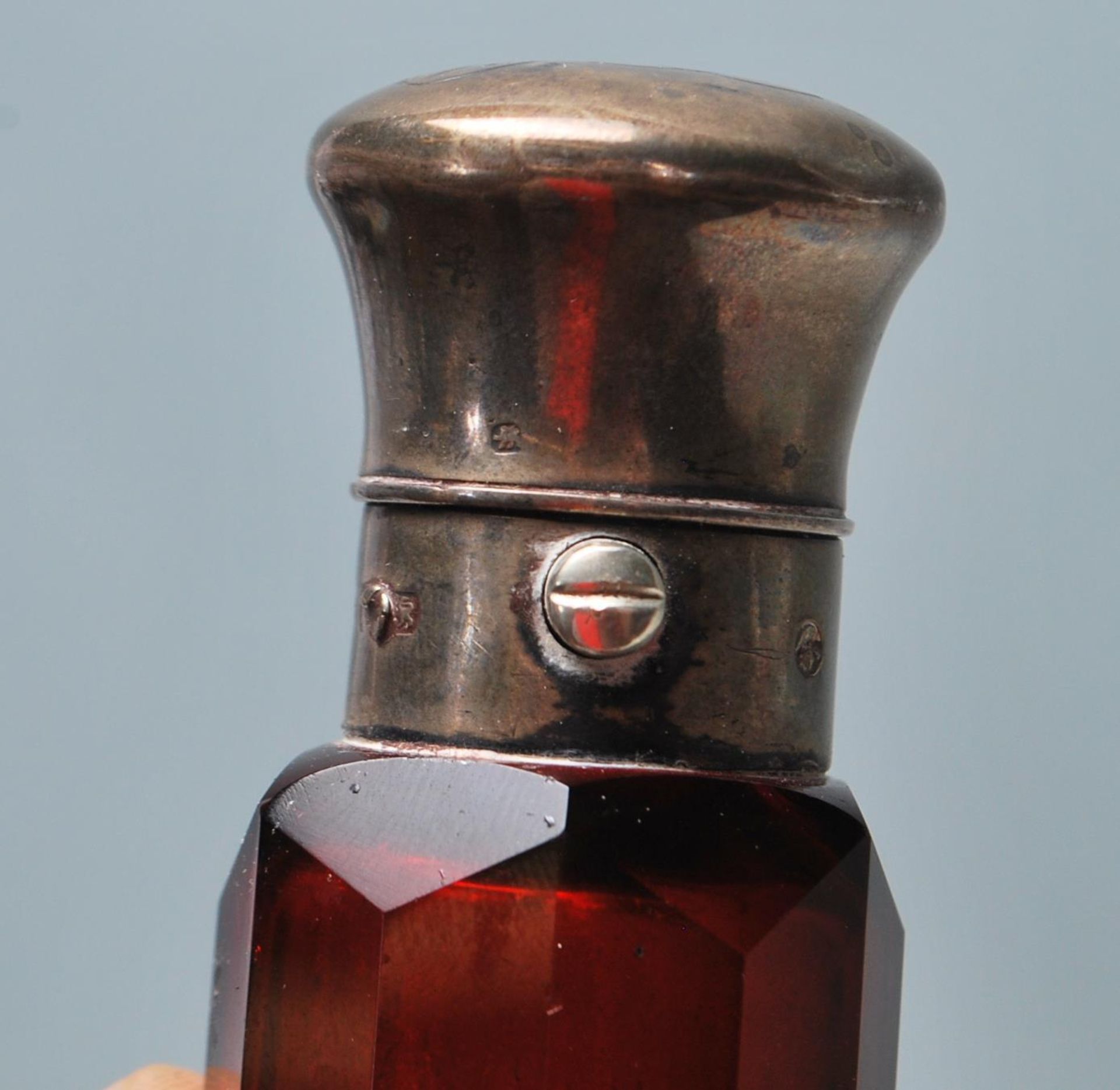 VICTORIAN SILVER AND RUBY GLASS PERFUME BOTTLE - Image 6 of 6