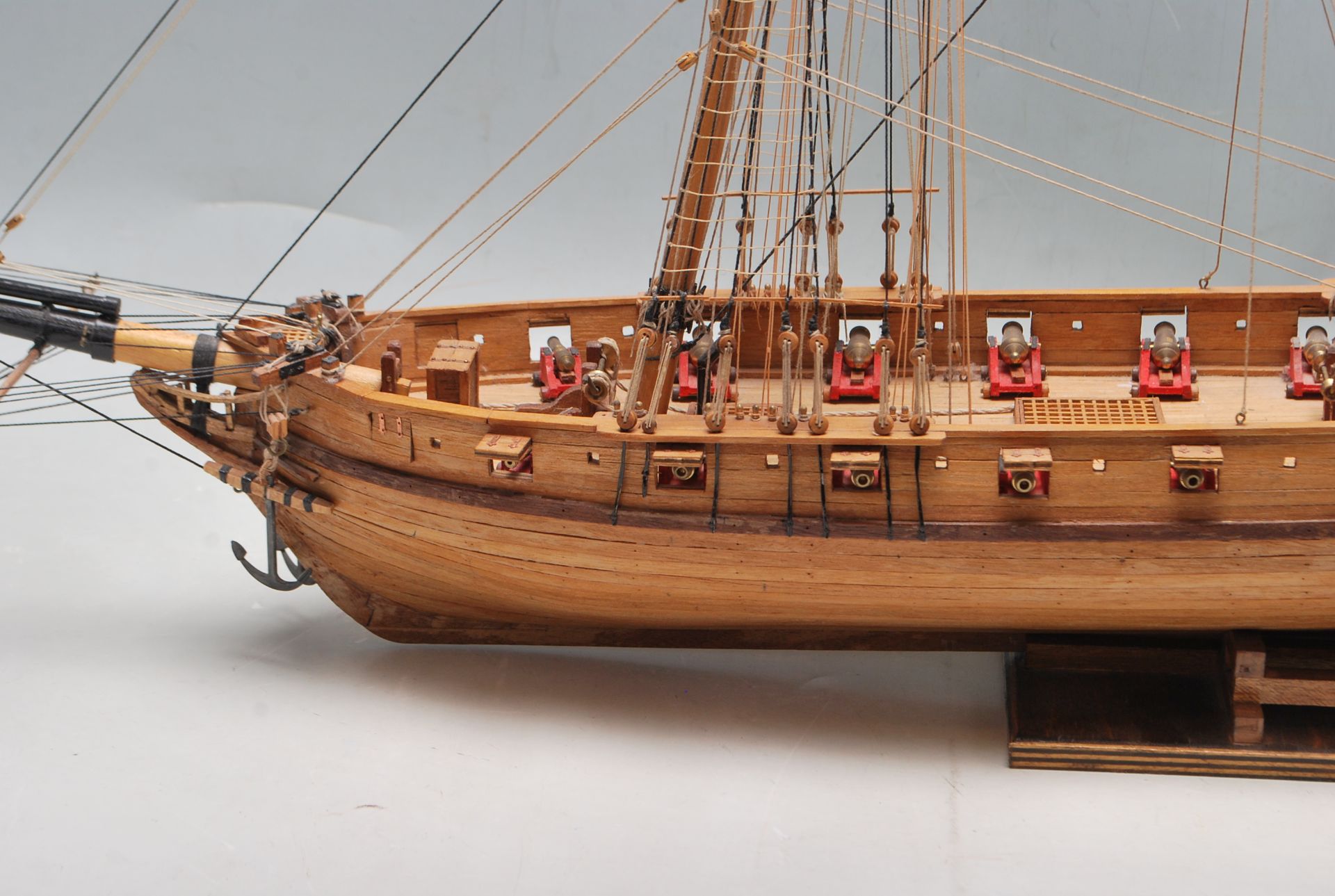 20TH CENTURY SCRATCH BUILT MODEL OF GALLEON SHIP - FITING BOAT - Bild 2 aus 8