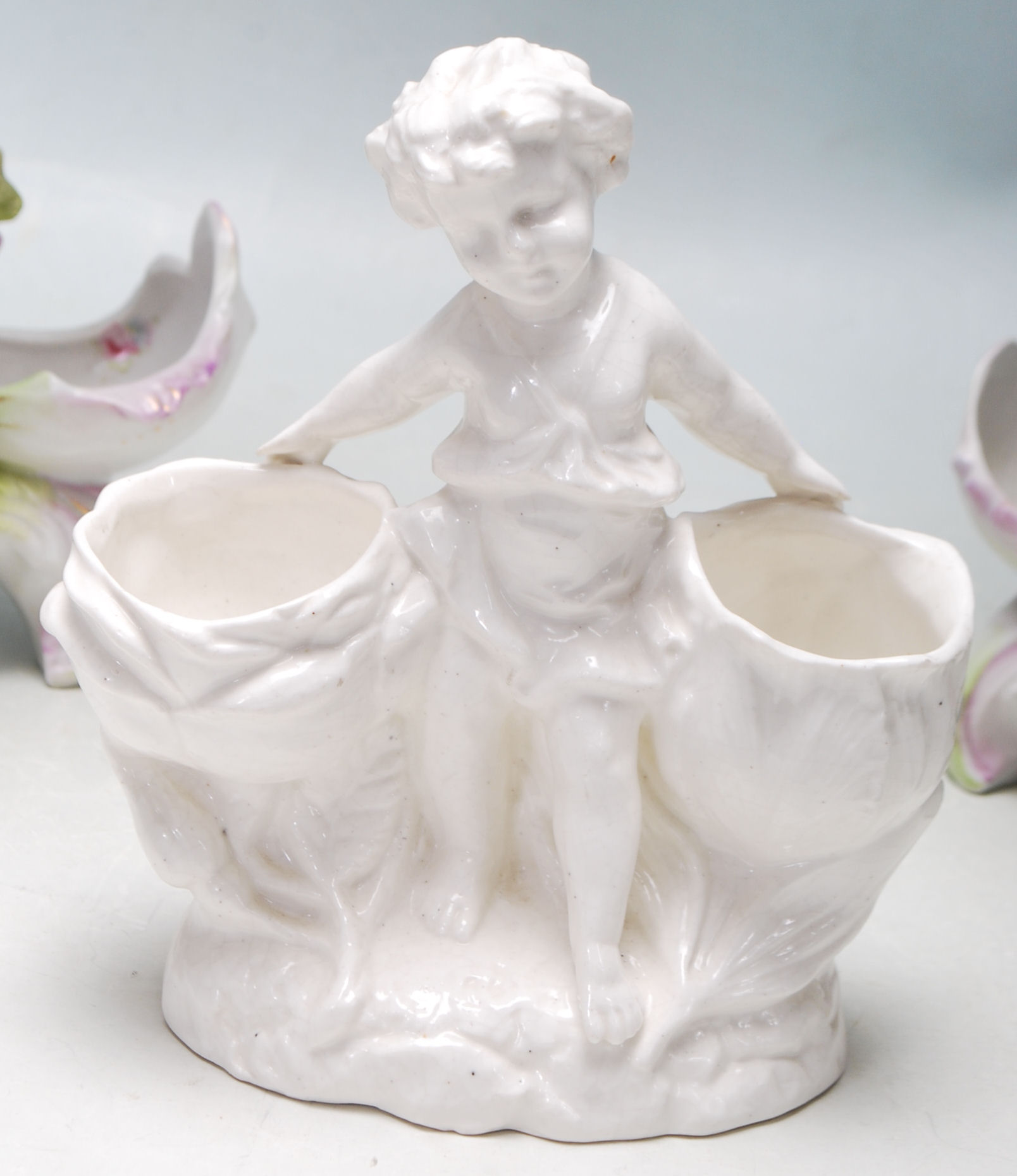 19TH CENTURY VICTORIAN GERMAN PORCELAIN CENTRE PIECES - Image 2 of 7