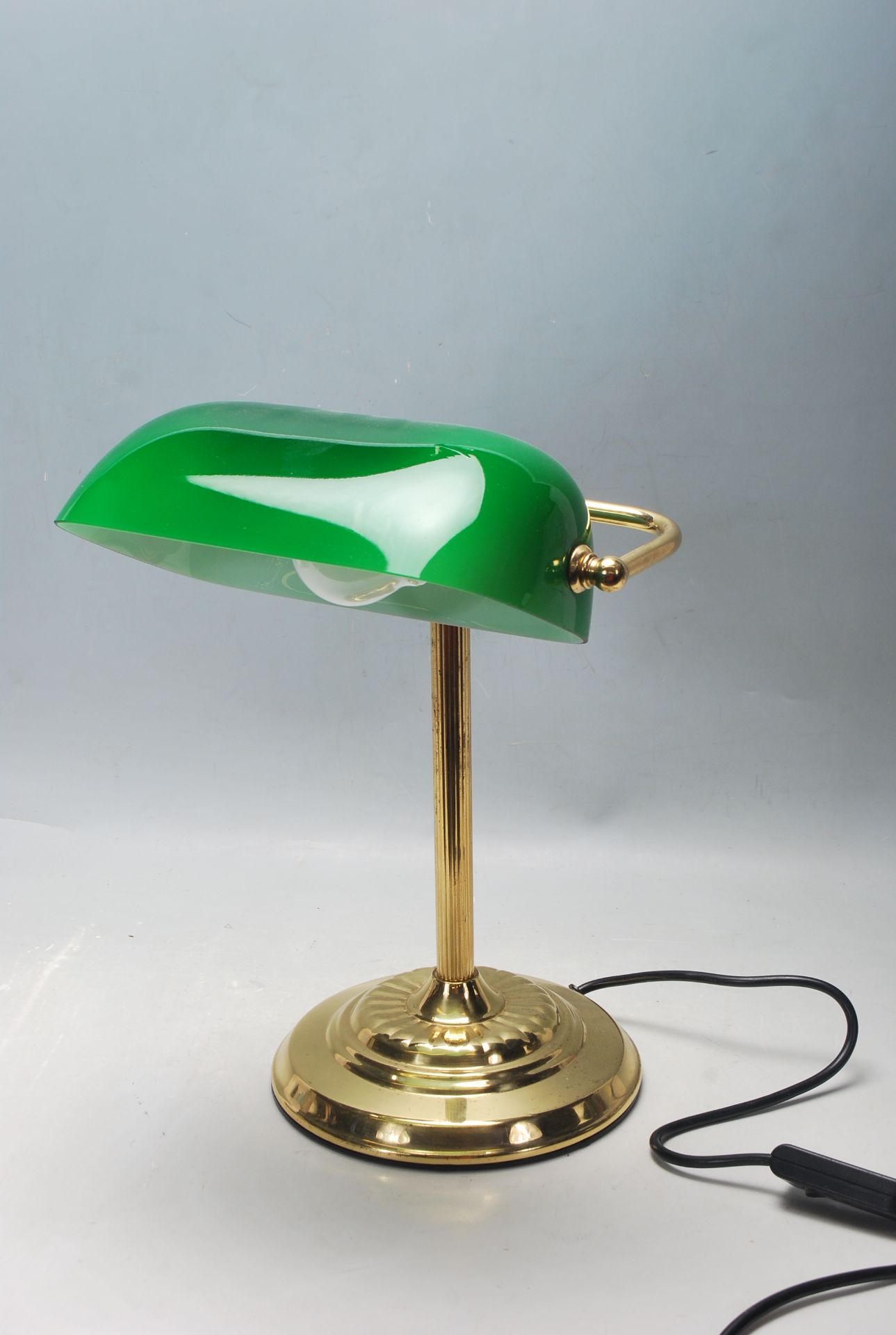 RETRO 20TH CENTURY BANKERS DESK LAMP WITH GREEN GLASS SHADE