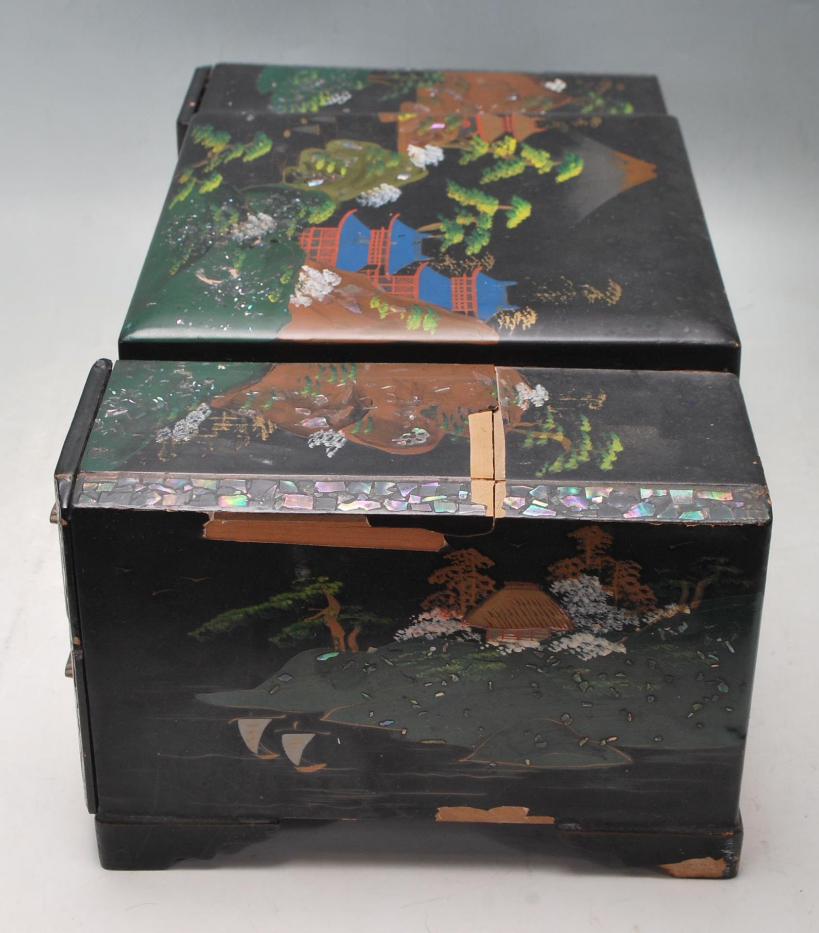 CHINESE ORIENTAL LACQUERED JEWELLERY BOX - Image 8 of 9