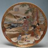 VERY FINELY HAND PAINTED JAPANESE SATSUMA PLATE FROM MEIJI PERIO