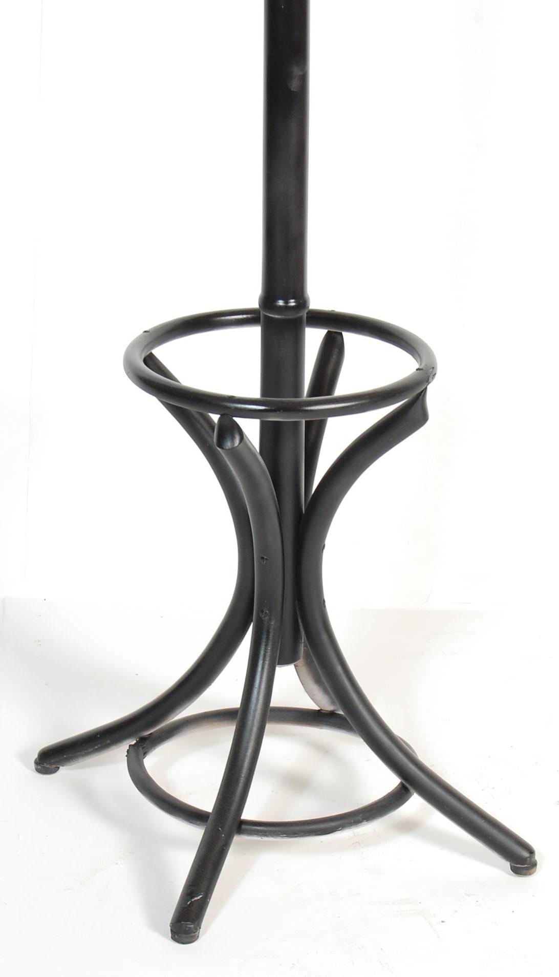 A 20TH CENTURY ANTIQUE STYLE BENTWOOD COAT STAND - Image 2 of 5