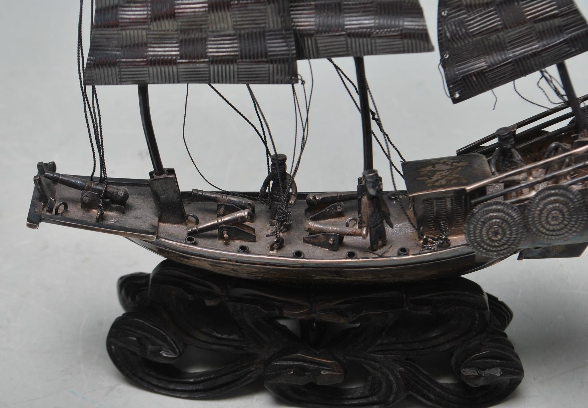 AN ANTIQUE CHINESE ORIENTAL SILVER SHIP / BOAT - Image 2 of 7