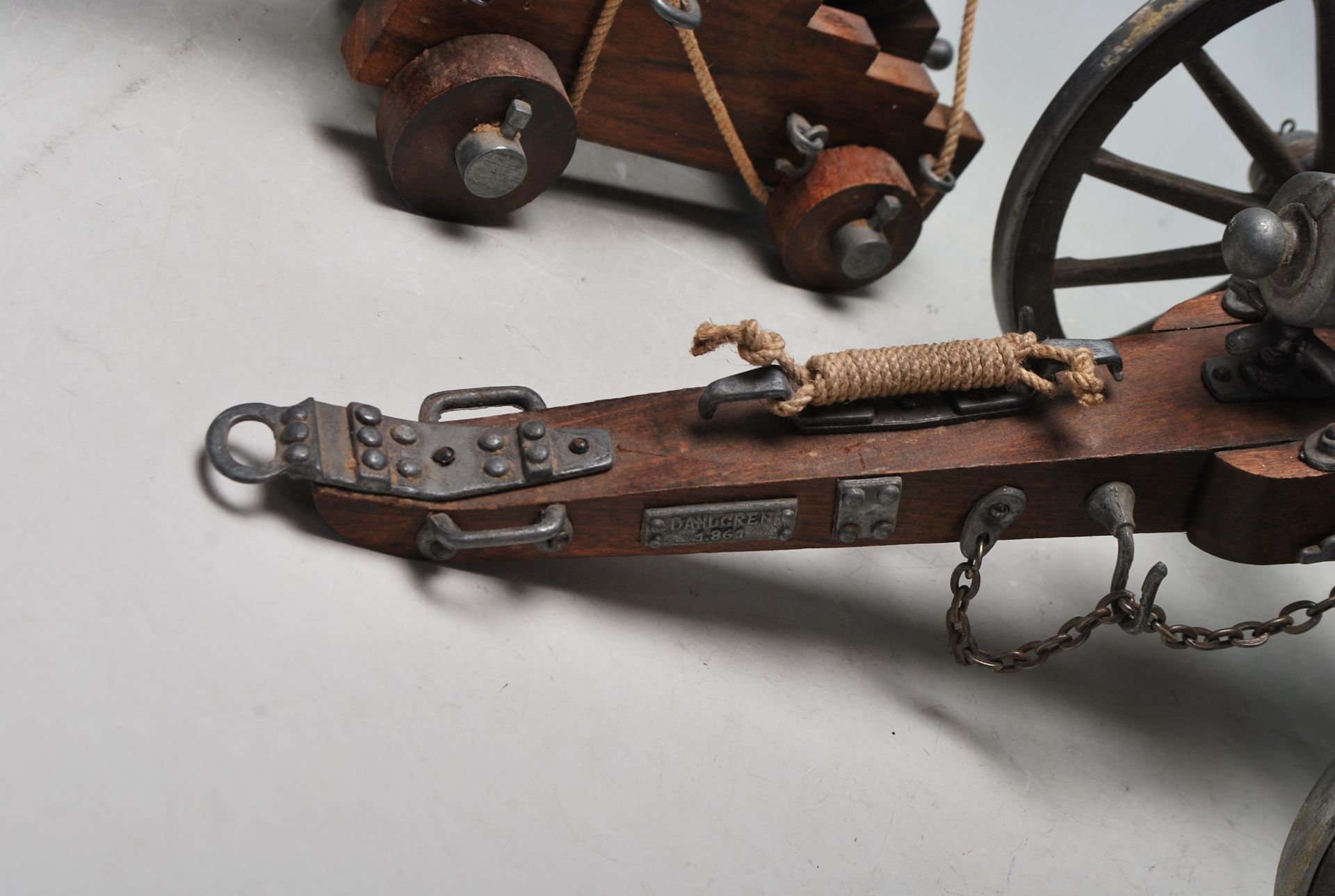 TWO VINTAGE 19TH CENTURY STYLE SCALE TOY CANNONS - Image 3 of 5