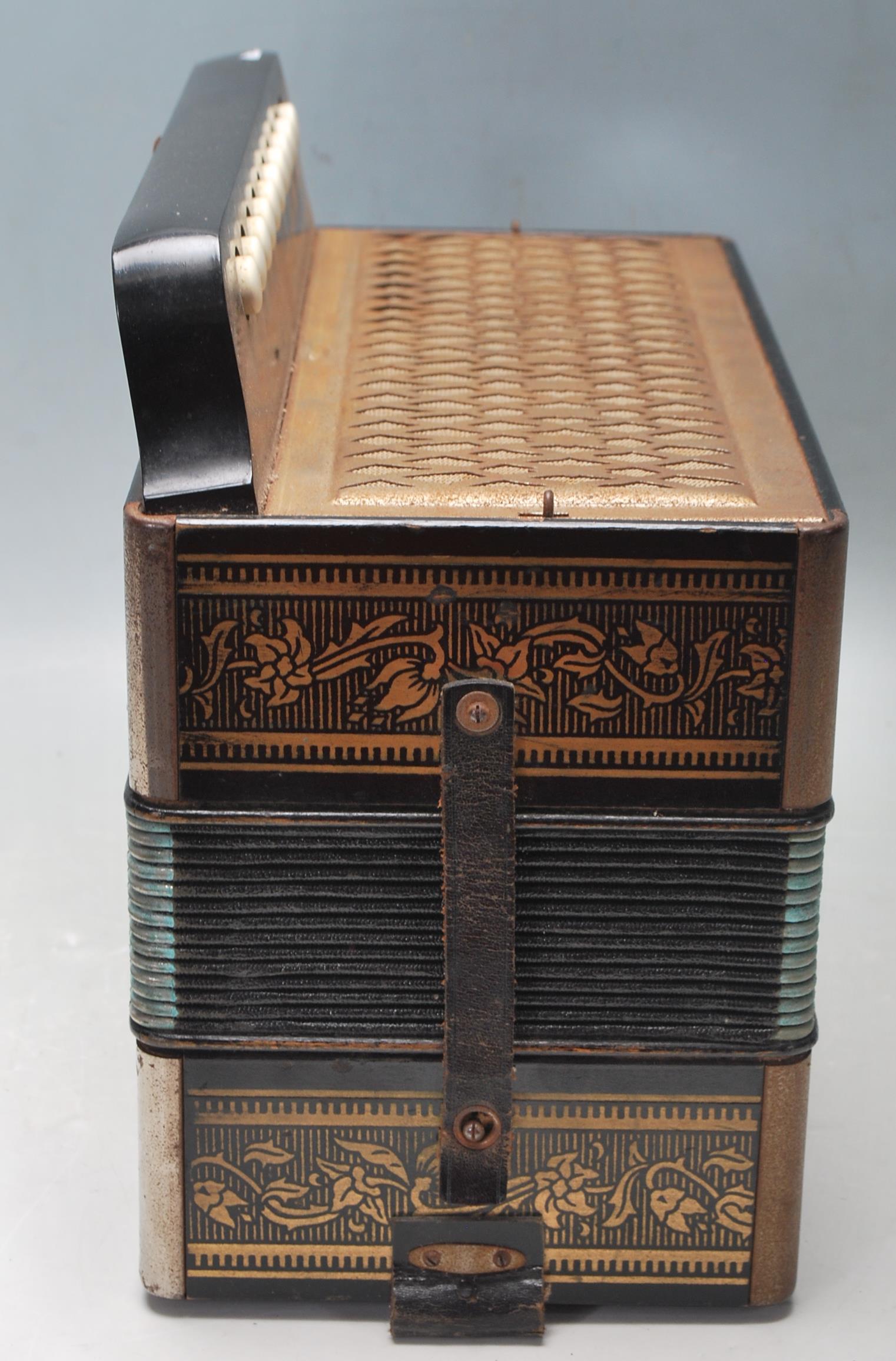 EARLY 20TH CENTURY 1930S VINTAGE ACCORDIAN BY HOHNER - Image 5 of 7