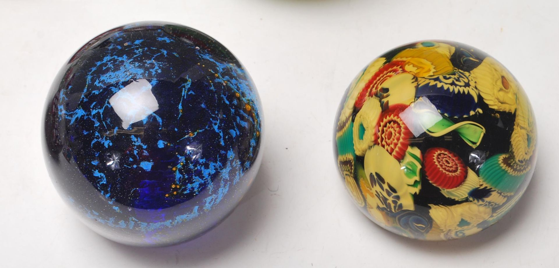 COLLECTION OF VINTAGE STUDIO ART GLASS PAPERWEIGHTS - Image 3 of 9