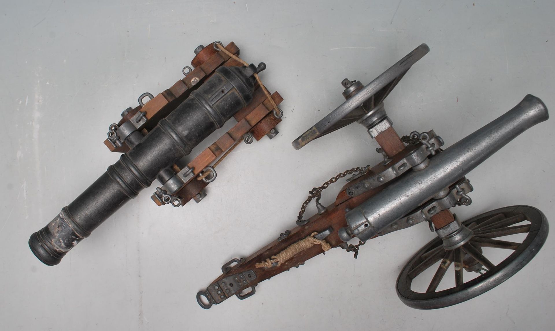 TWO VINTAGE 19TH CENTURY STYLE SCALE TOY CANNONS - Image 5 of 5