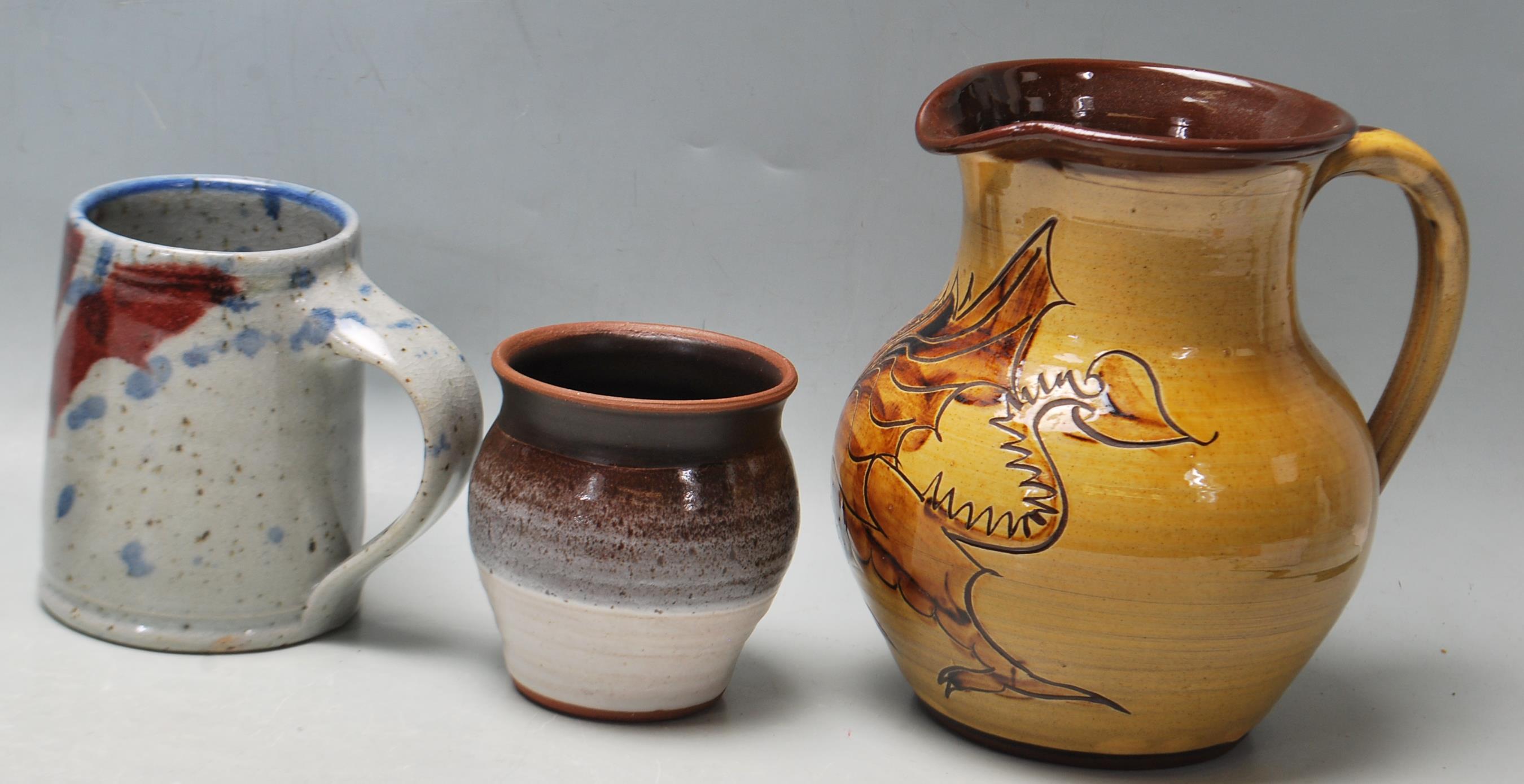 A LARGE COLLECTION OF VINTAGE 20TH CENTURY ART STUDIO POTTERY VASES AND JUGS - Image 7 of 8