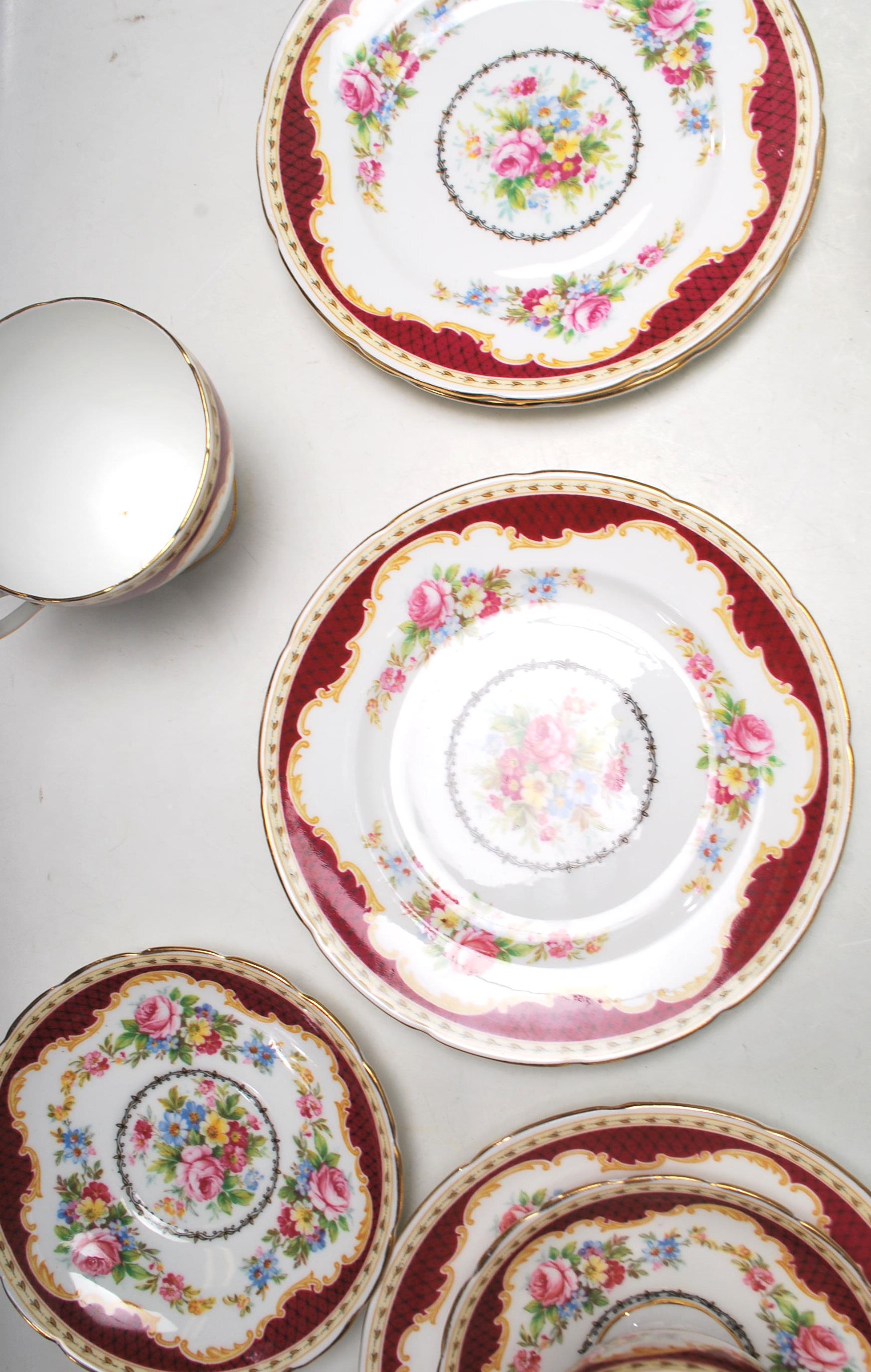 WINDSOR FOLEY BONE CHINA TEA SET WITH FLORAL MOTIFS DECORATION - Image 5 of 9