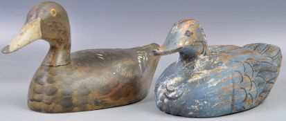 CHARMING PAIR OF EARLY 20TH HAND PAINTED DECOY DUCKS IN THE FORM OF MALLARDS