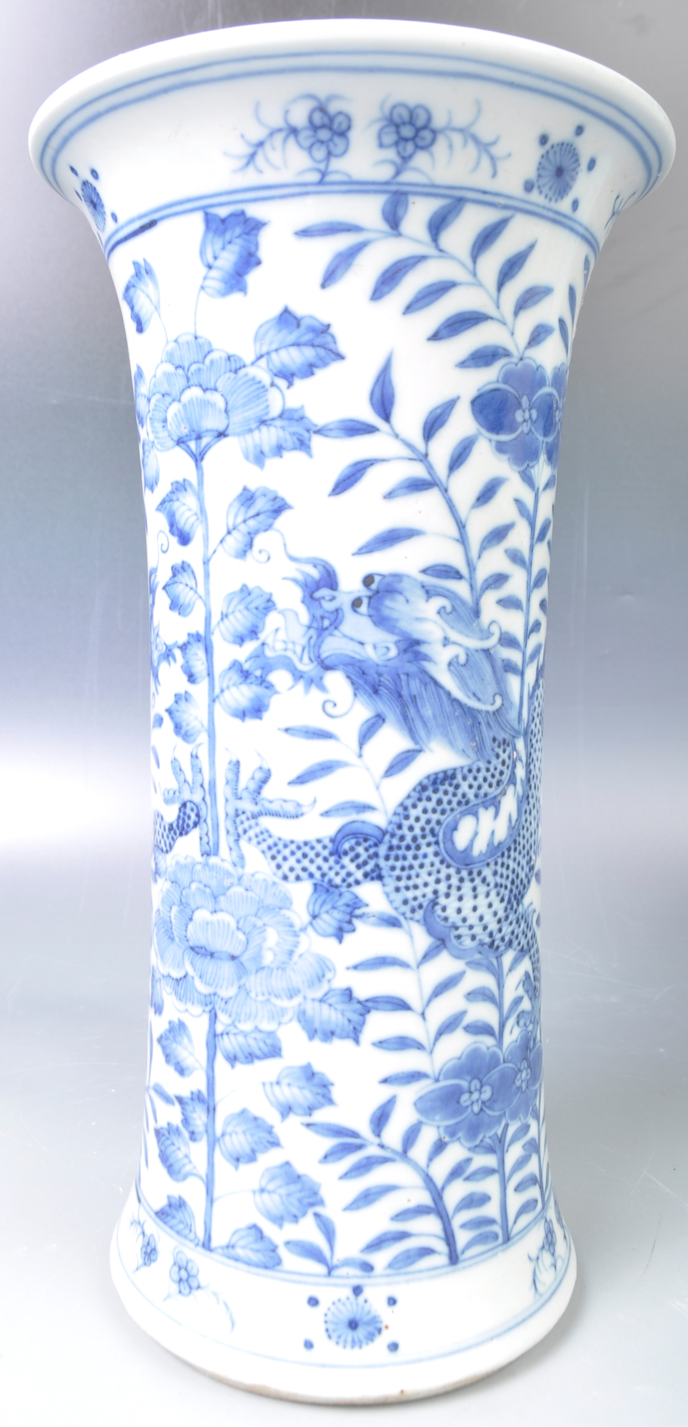 19TH CENTURY CHINESE KANGXI MARK BLUE AND WHITE GU VASE - Image 2 of 7