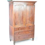 EARLY 19TH CENTURY GEORGIAN MAHOGANY LINEN PRESS / HOUSEKEEPERS CUPBOARD