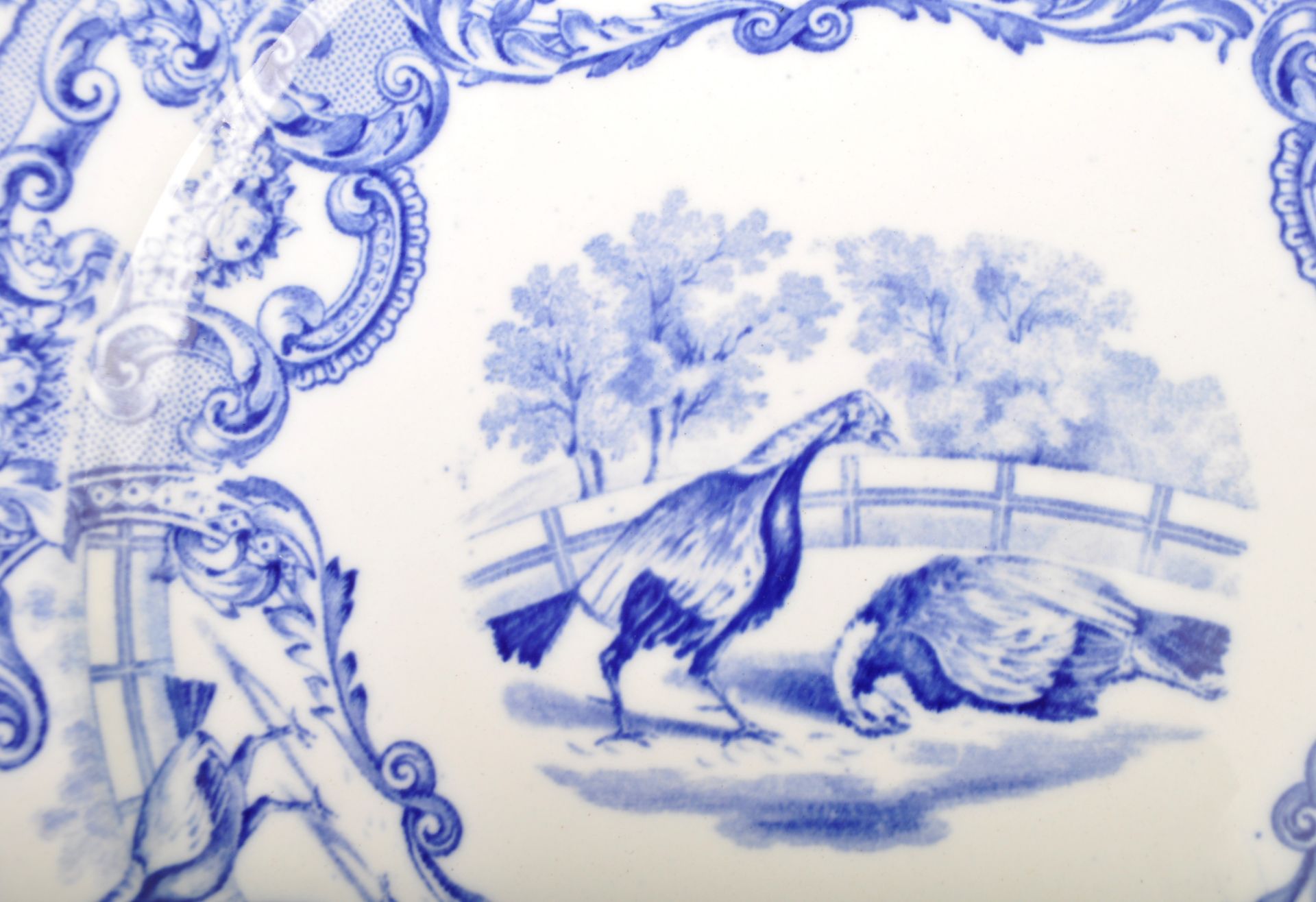 ANTIQUE COPELAND SPODE BLUE AND WHITE COCKFIGHTING PLATE - Image 2 of 5